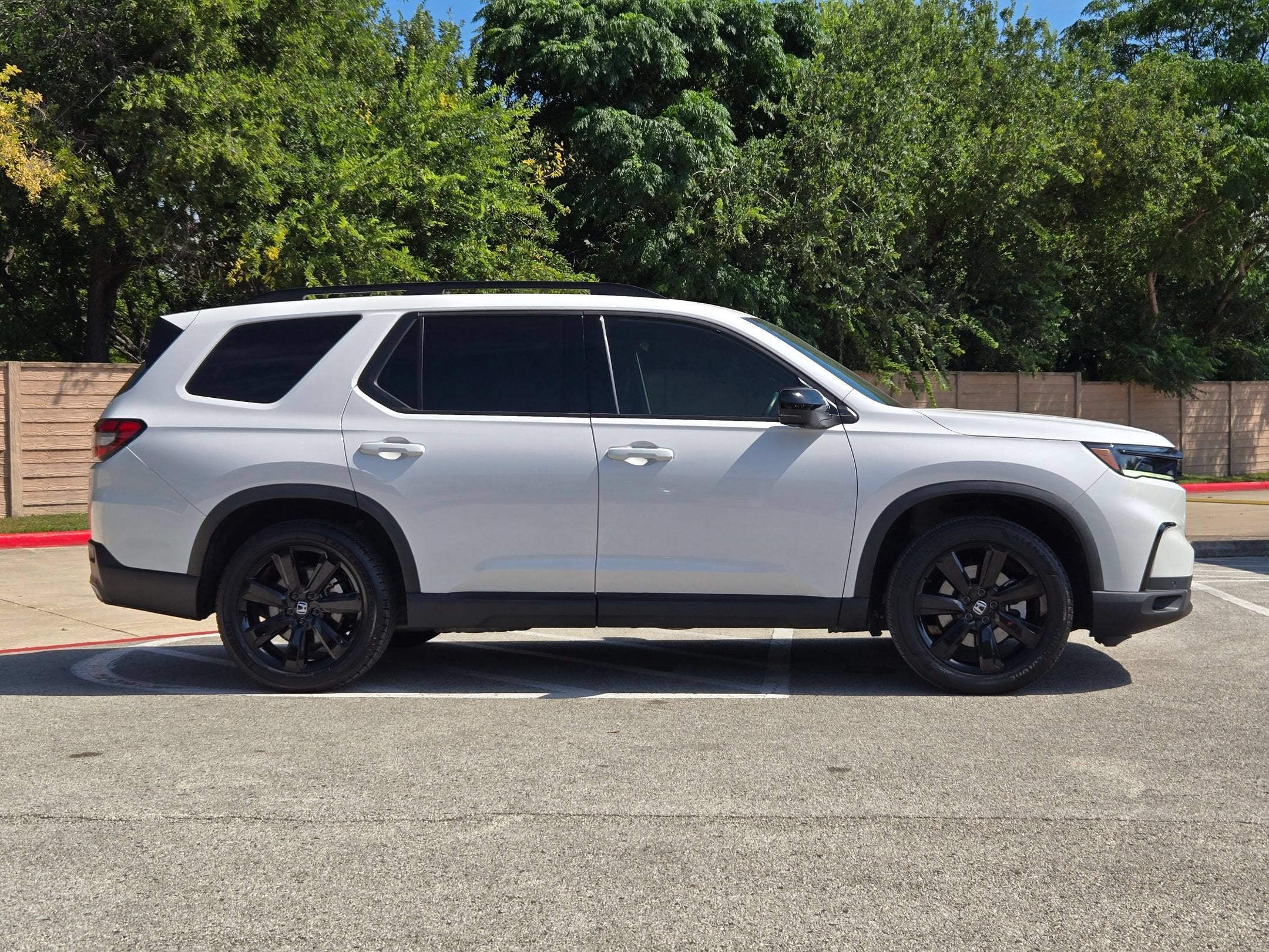 2025 Honda Pilot Black Edition