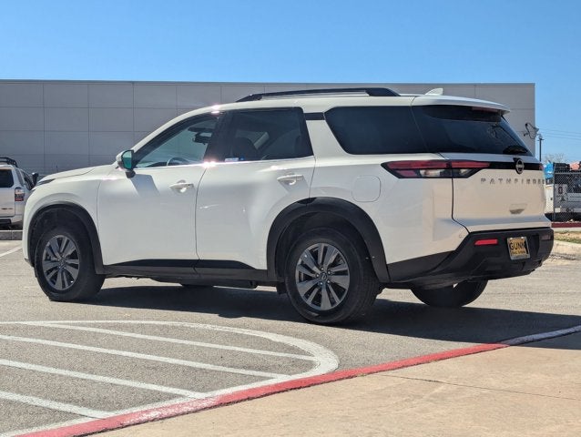 2025 Nissan Pathfinder SV