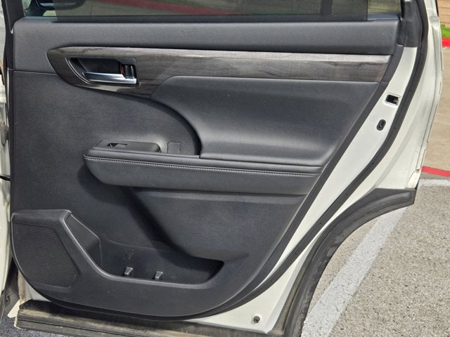 2020 Toyota Highlander Base