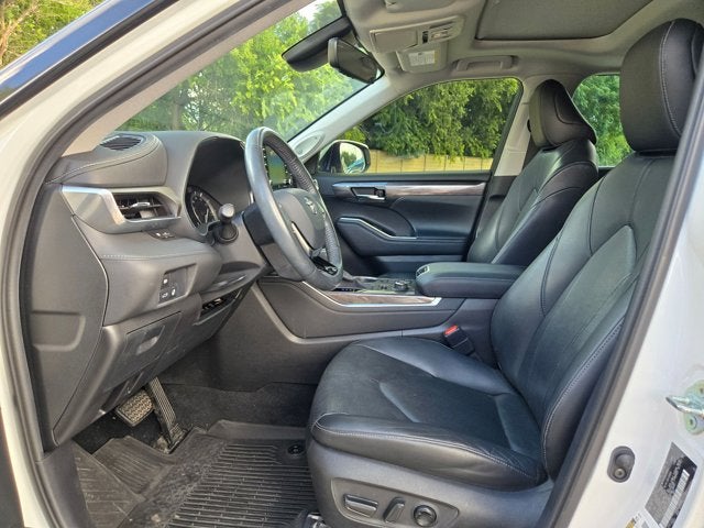 2020 Toyota Highlander Base