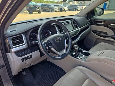 2018 Toyota Highlander Base