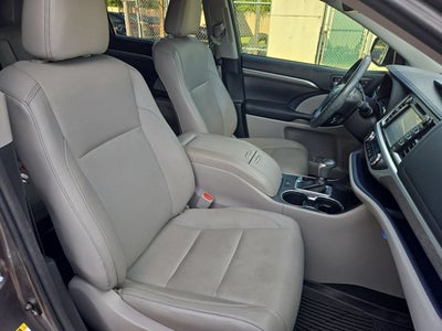 2018 Toyota Highlander Base