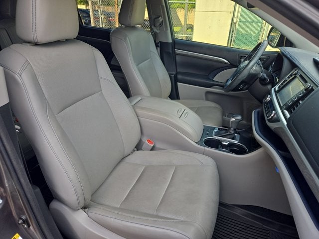 2018 Toyota Highlander Base