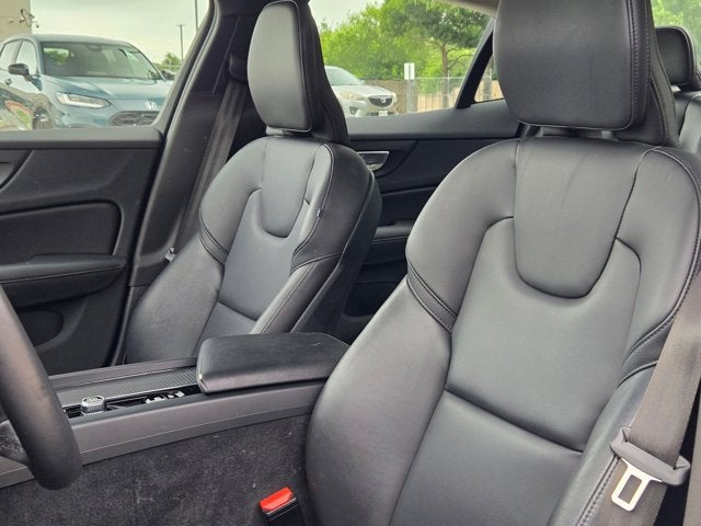 2024 Volvo S60 Core Dark Theme