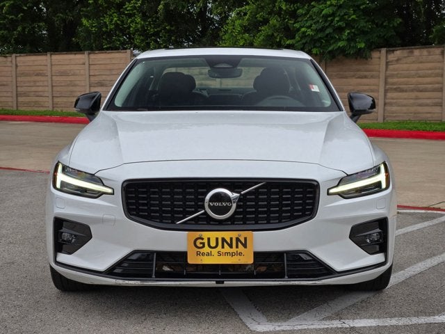 2024 Volvo S60 Core Dark Theme