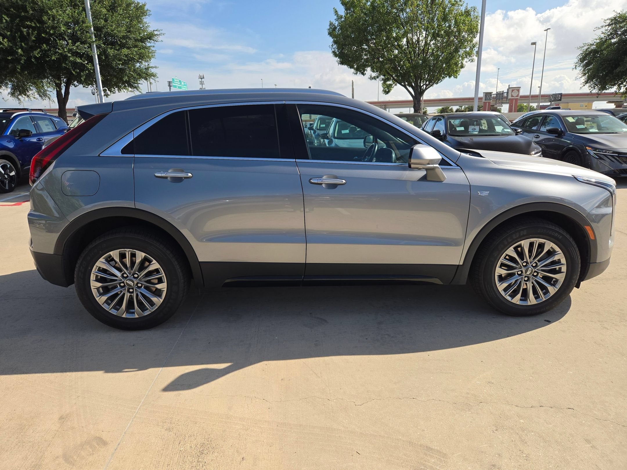 2025 Cadillac XT4 FWD Premium Luxury