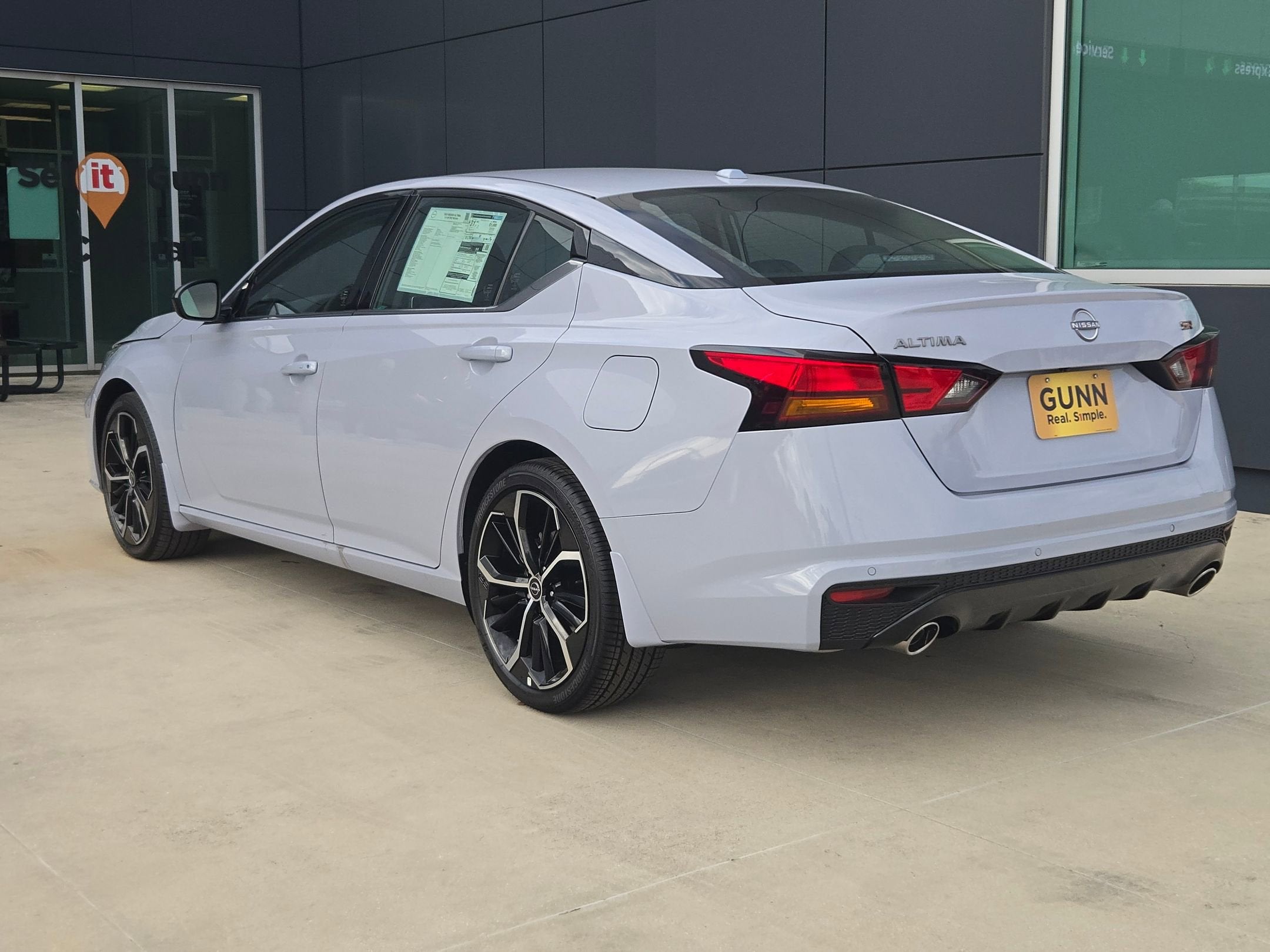 2025 Nissan Altima SR