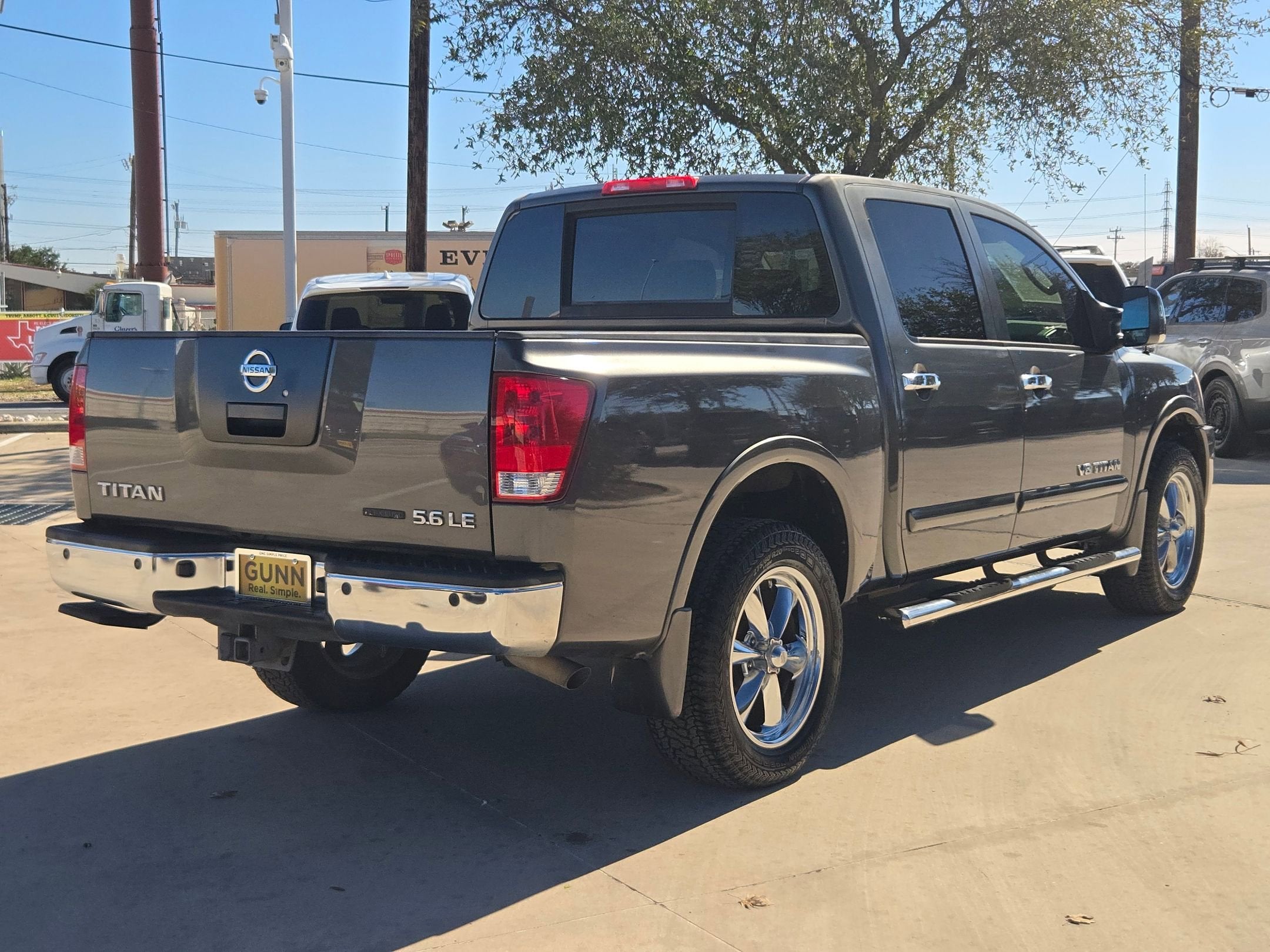 2009 Nissan Titan LE