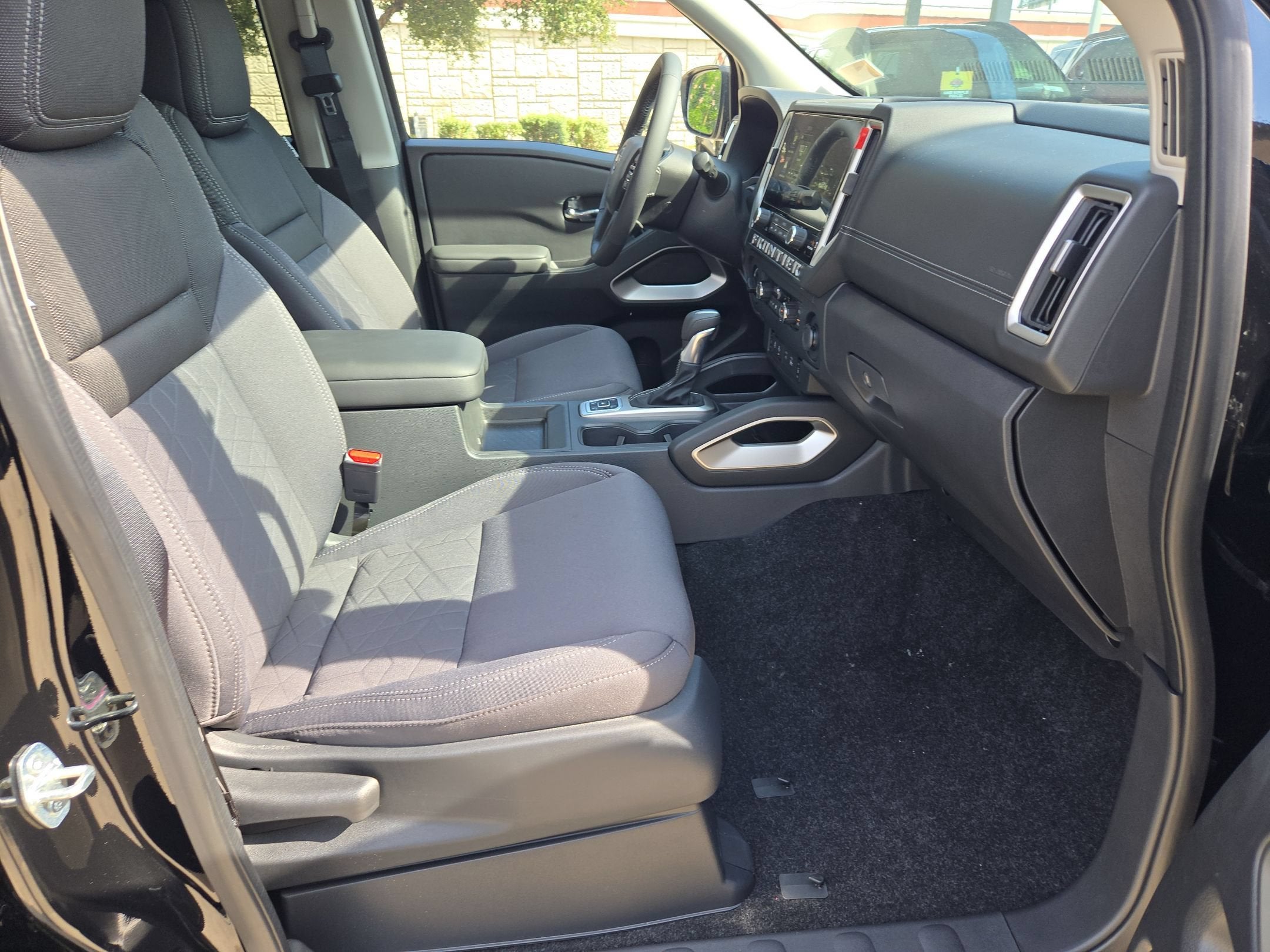 2027 Nissan Frontier Crew Cab SV