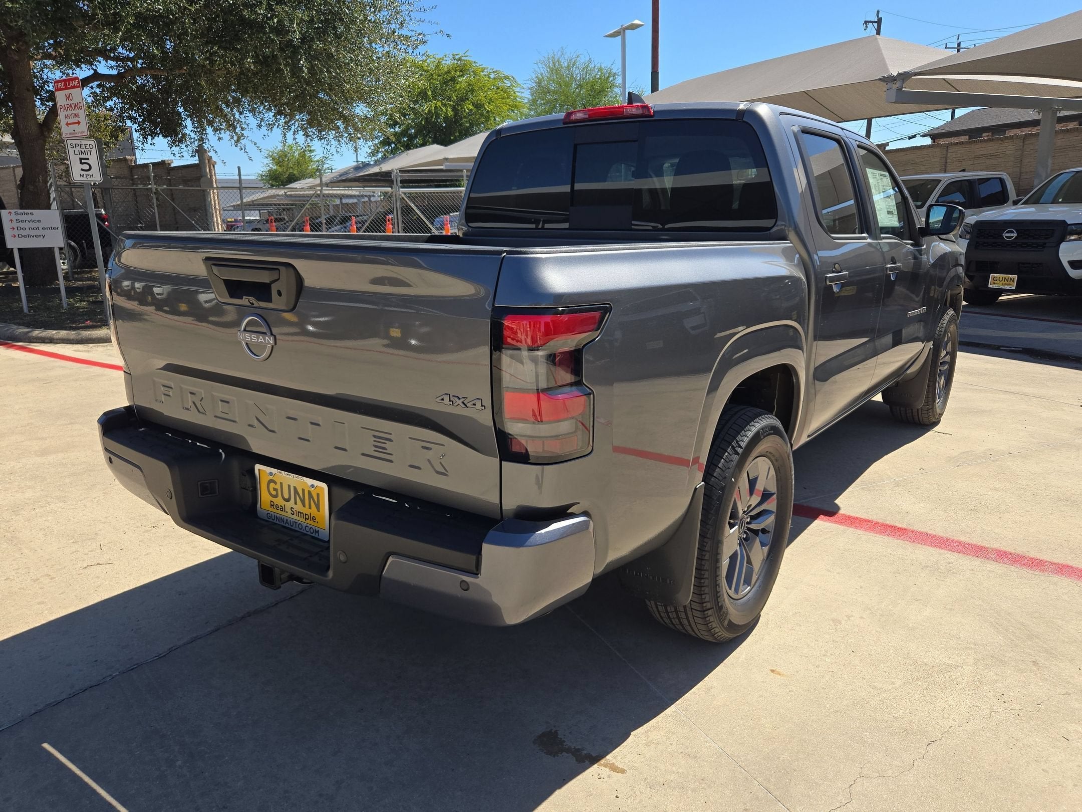 2027 Nissan Frontier SV