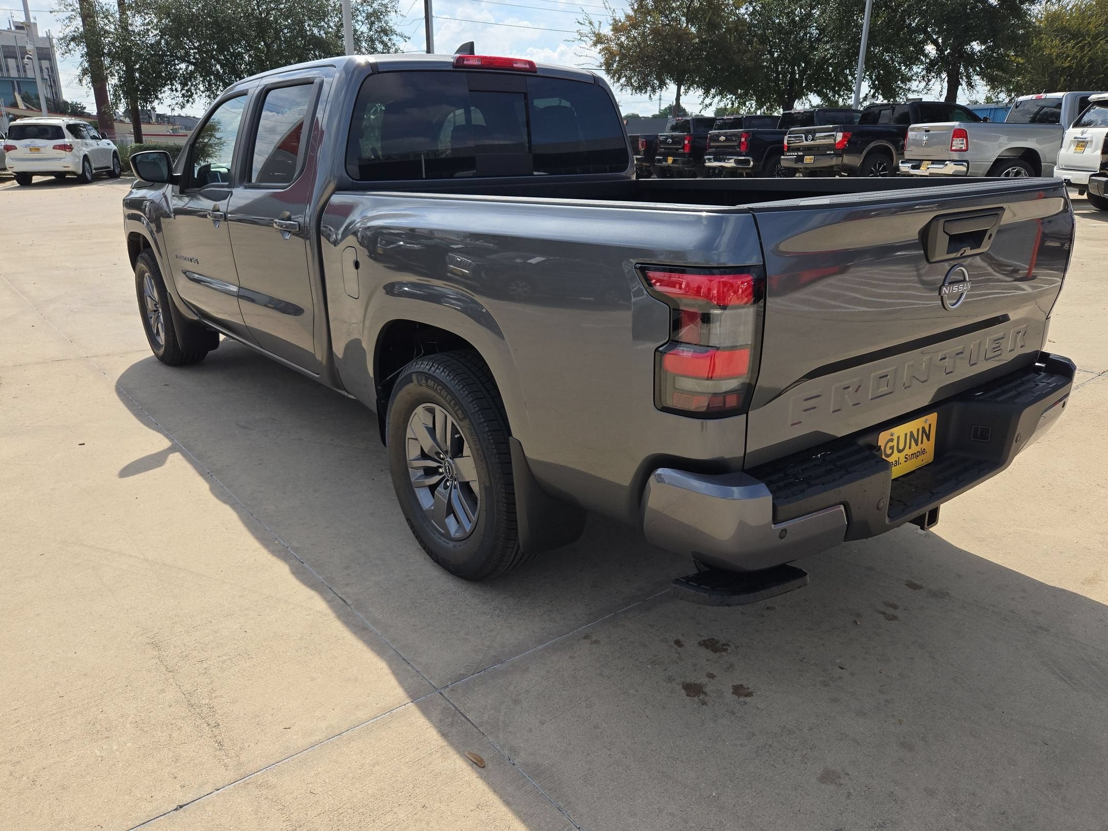 2027 Nissan Frontier SV