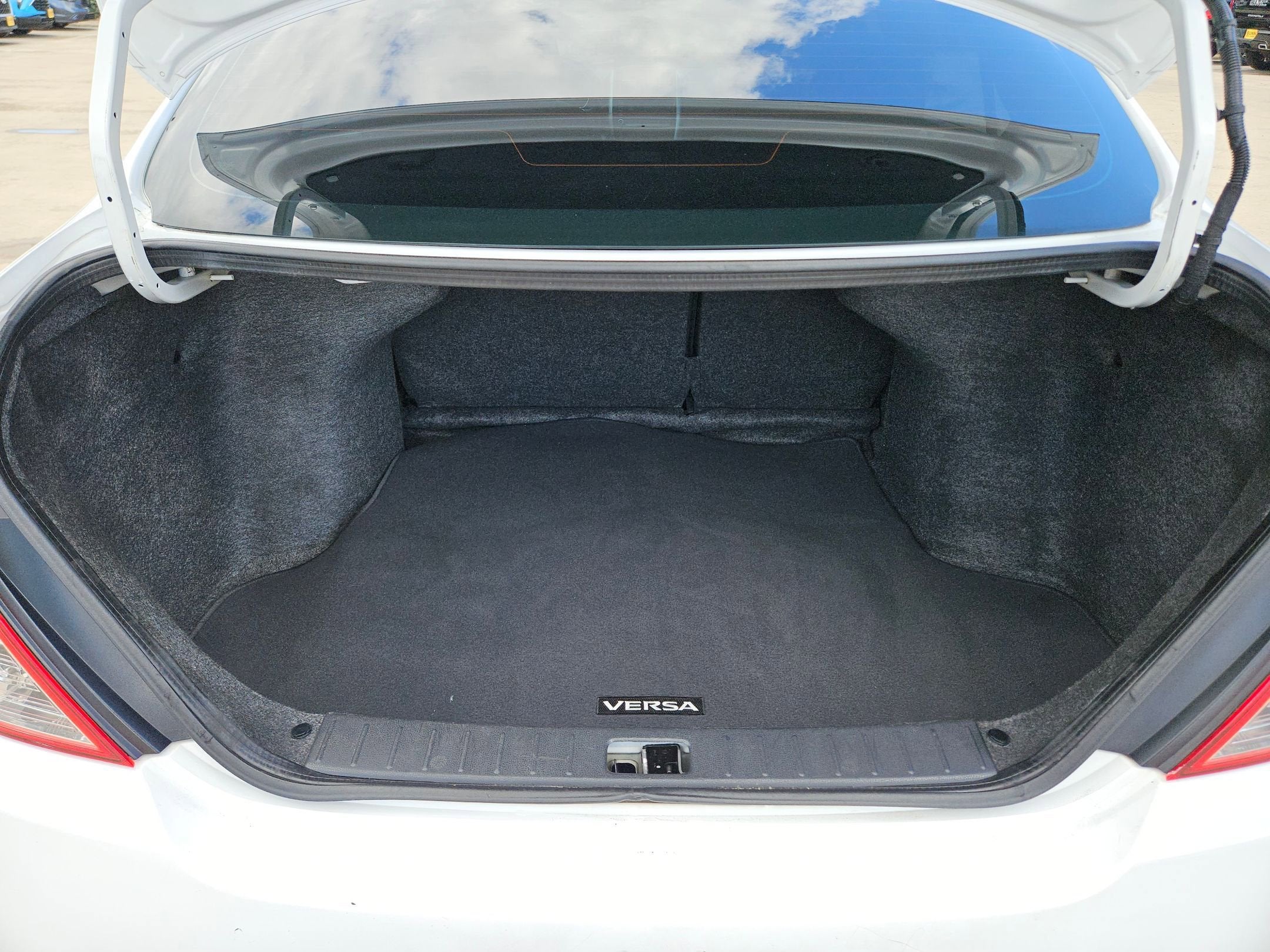 2019 Nissan Versa Sedan SV