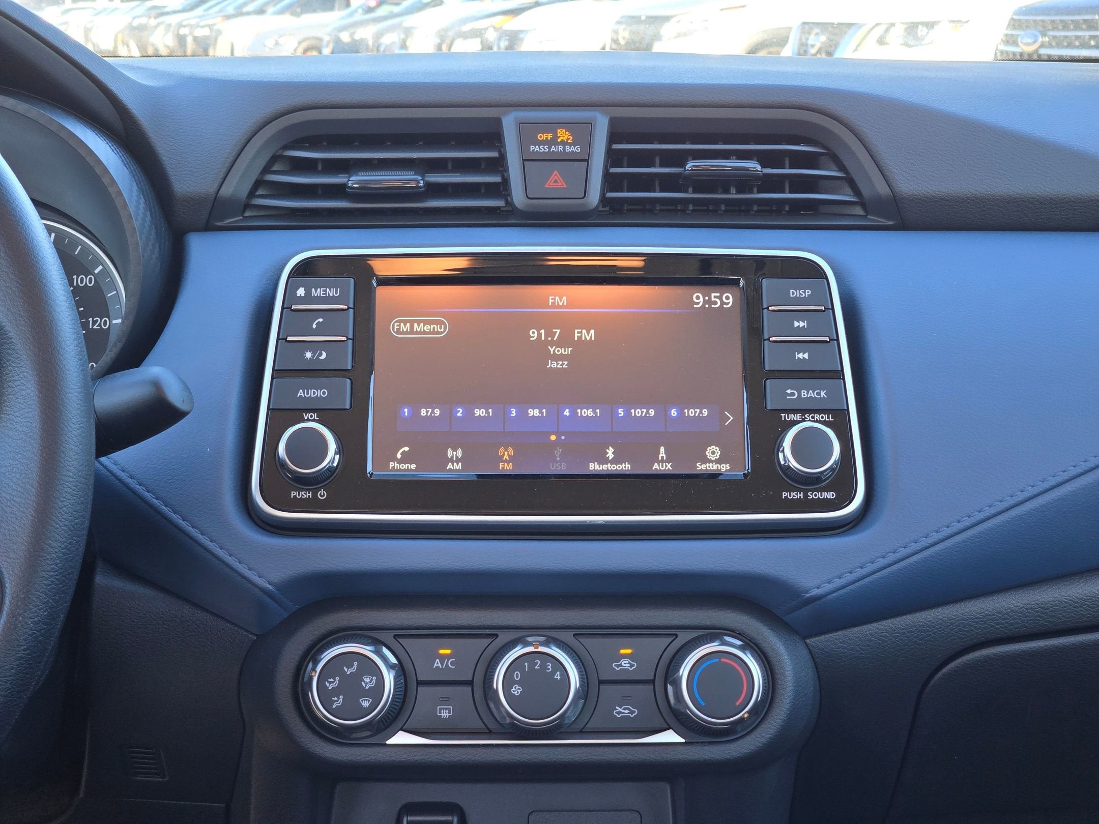 2025 Nissan Versa SV