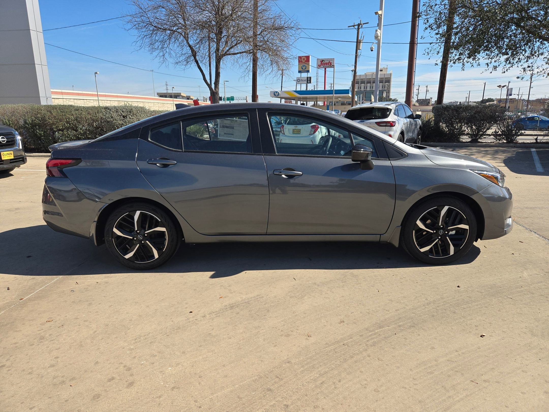 2025 Nissan Versa SR