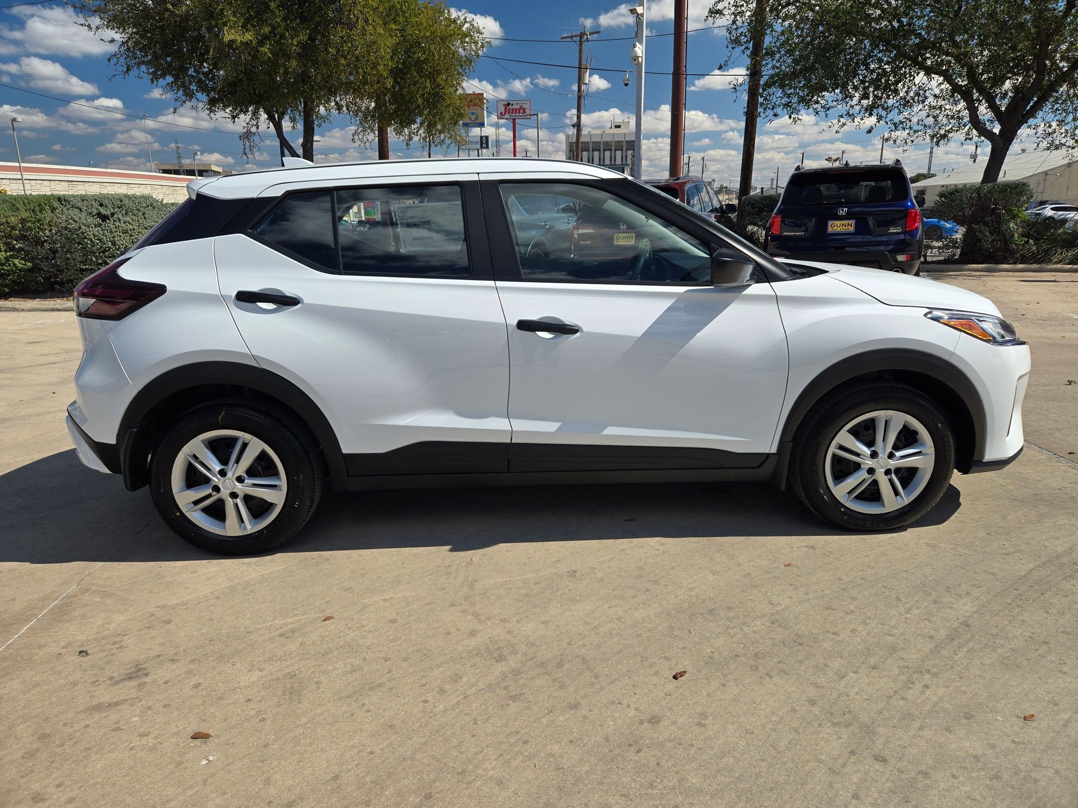 2025 Nissan Kicks Play S