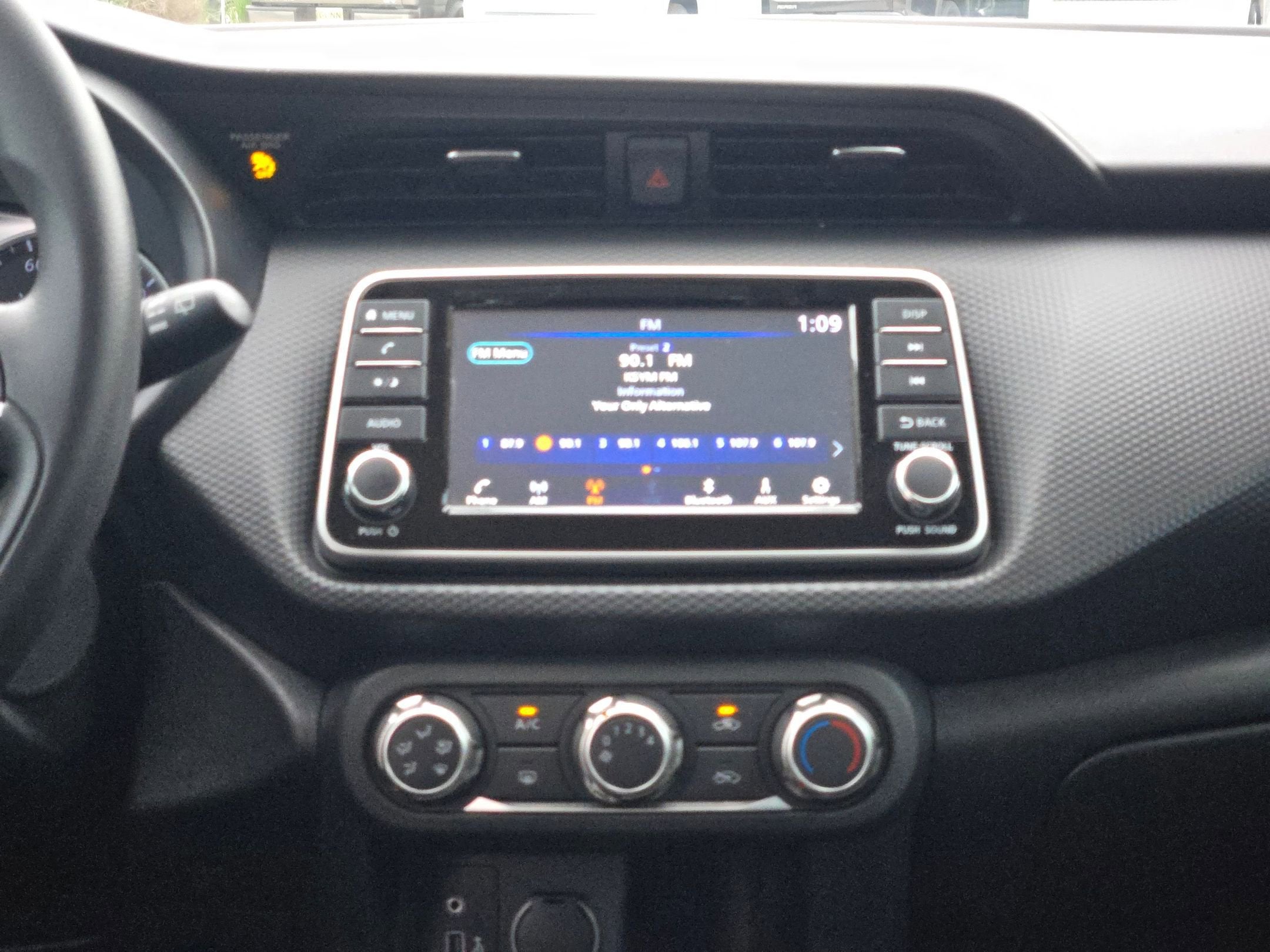 2022 Nissan Kicks S