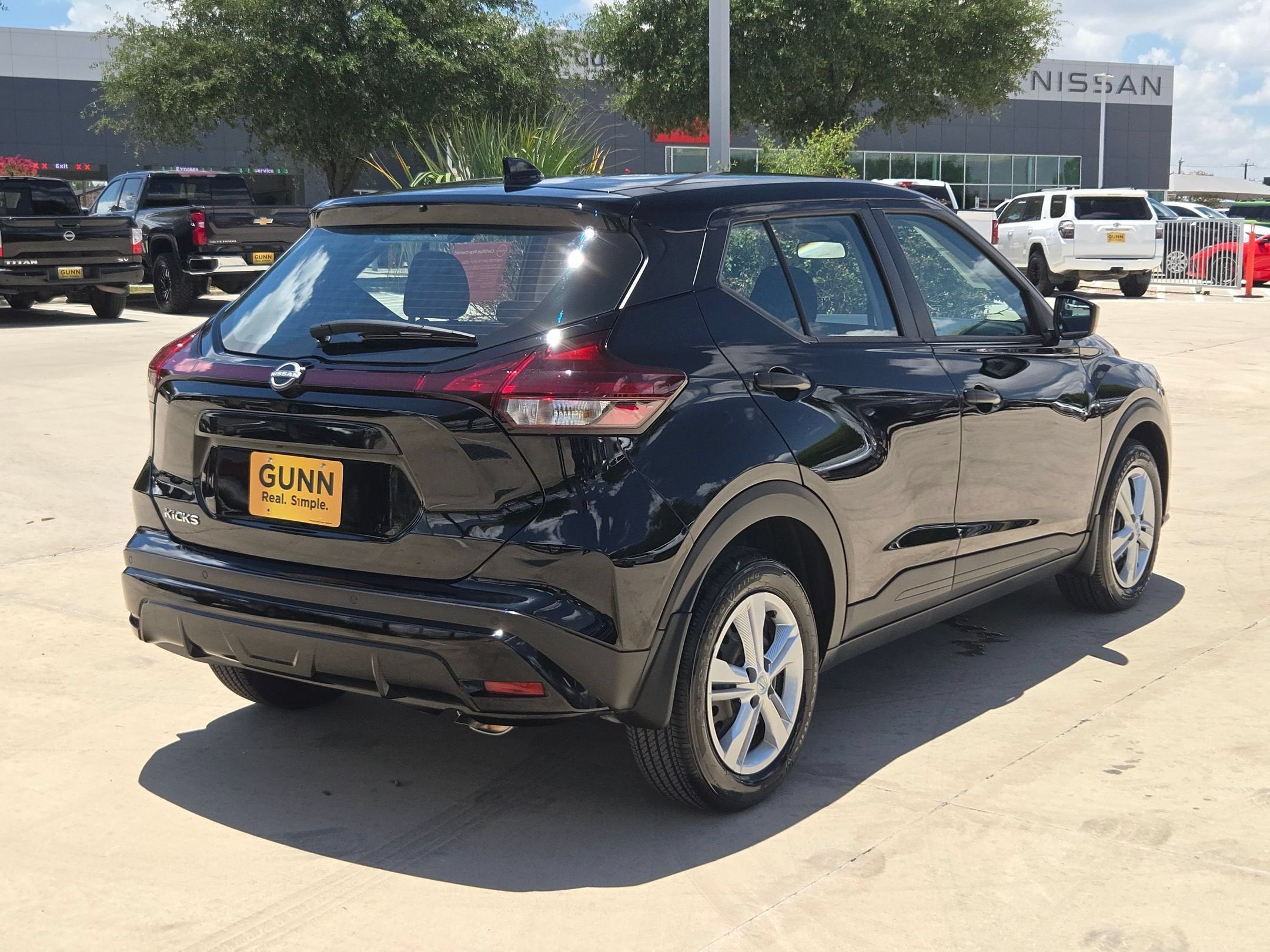 2025 Nissan Kicks Play S