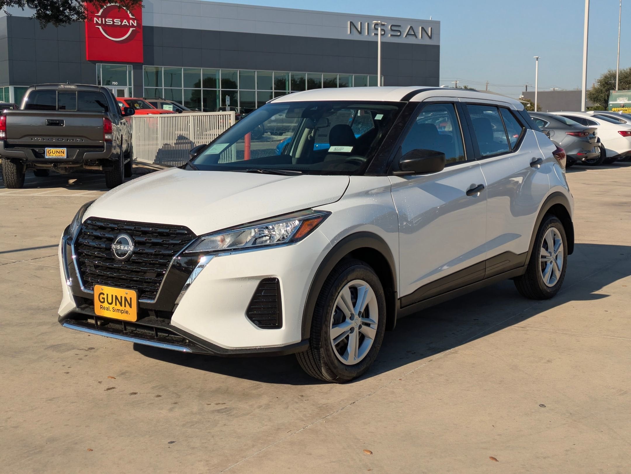 2025 Nissan Kicks Play S