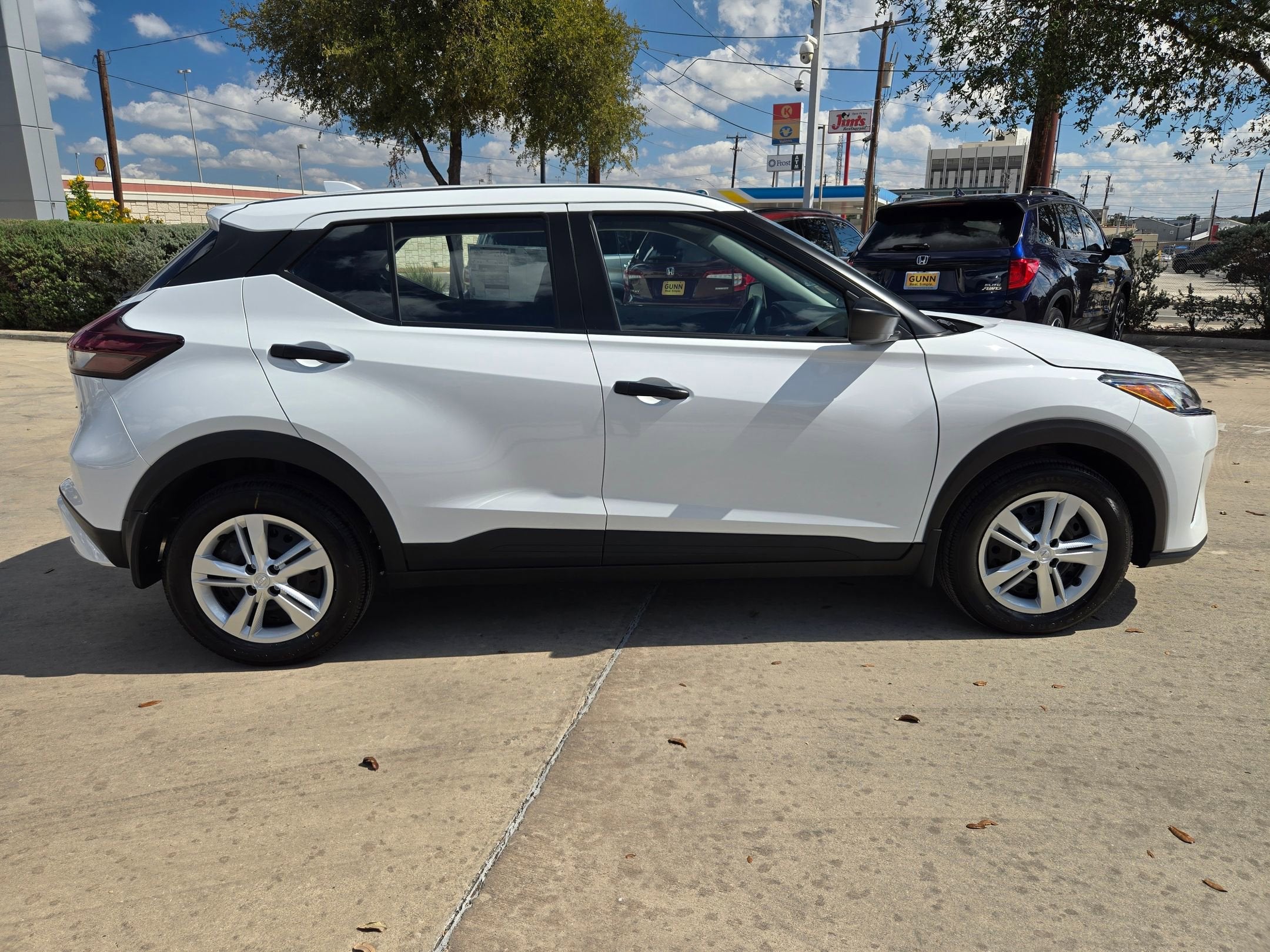 2025 Nissan Kicks Play S