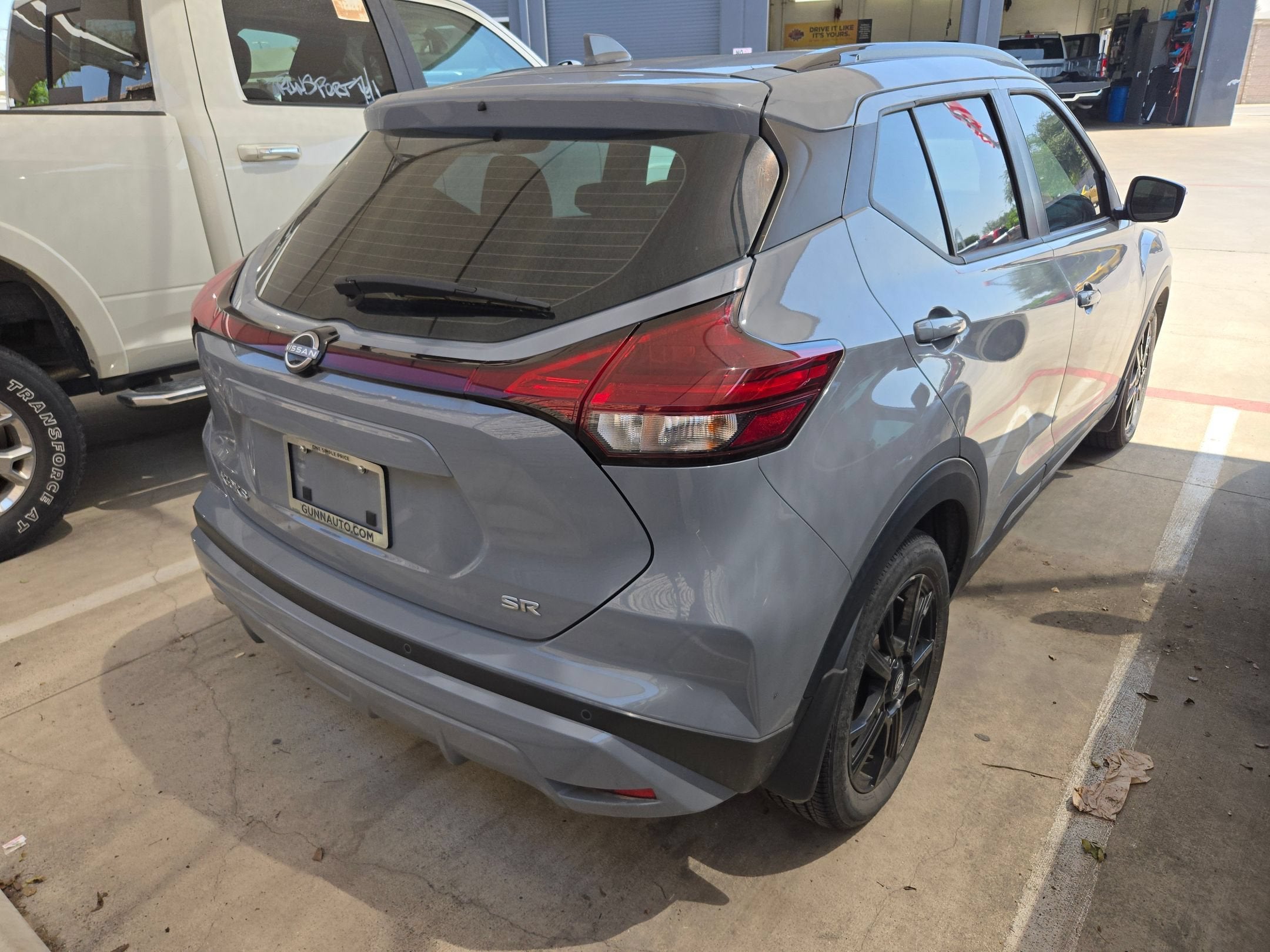 2024 Nissan Kicks SR