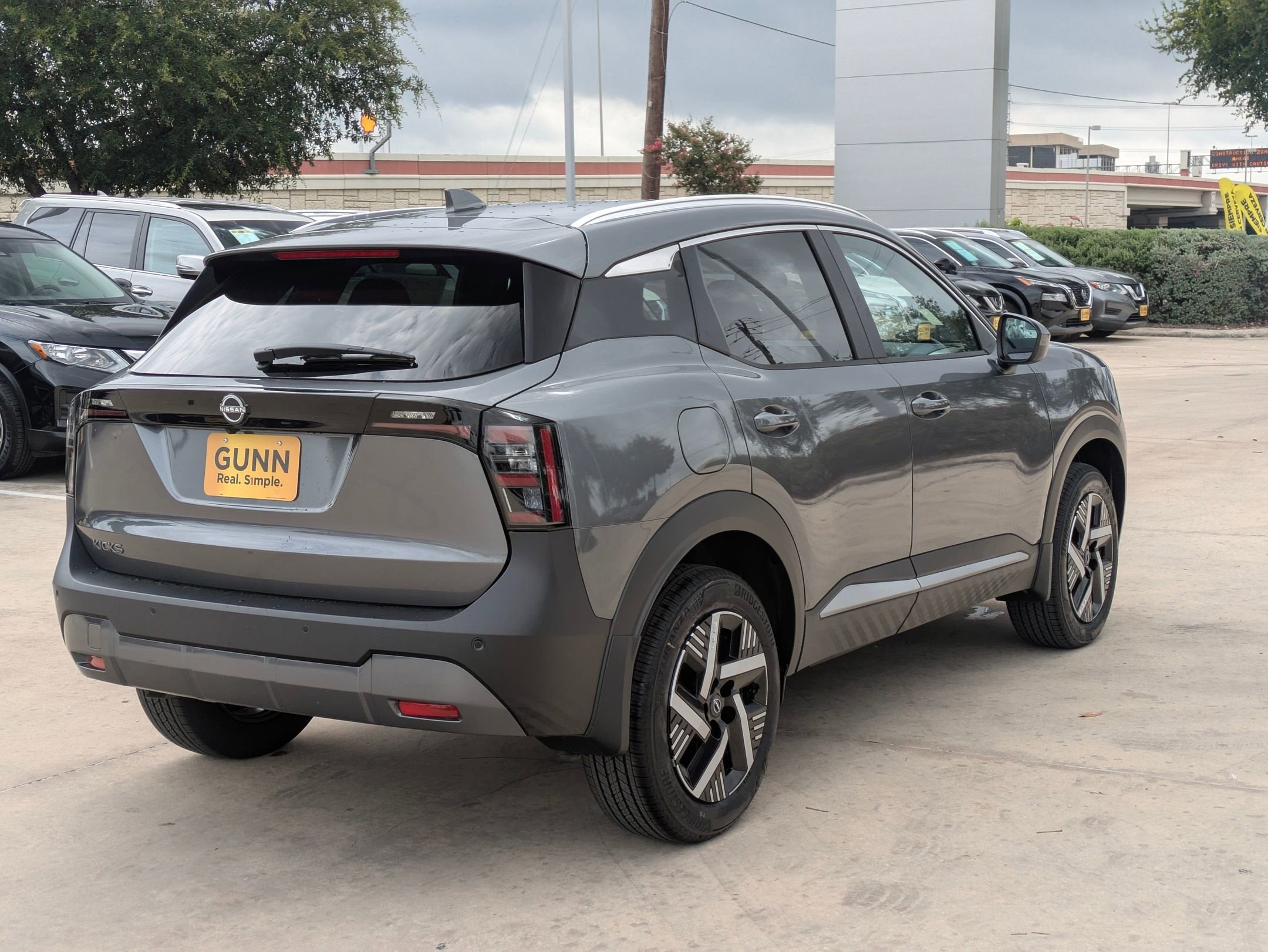 2025 Nissan Kicks SV