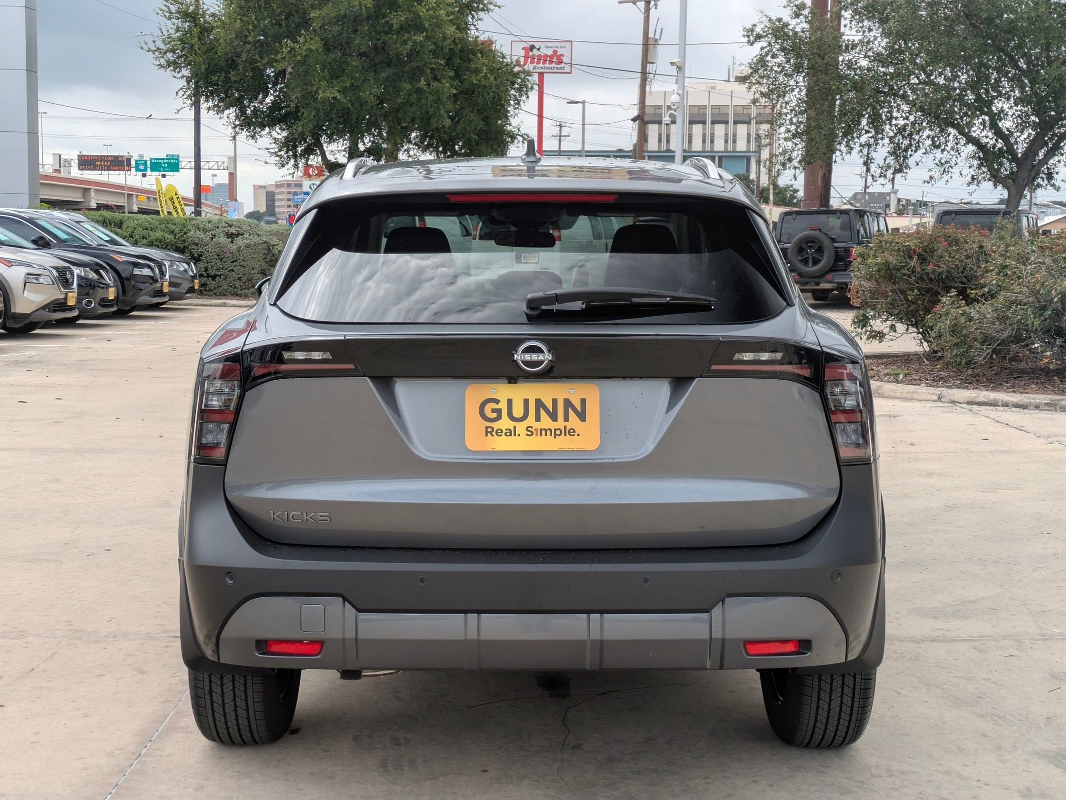 2025 Nissan Kicks SV