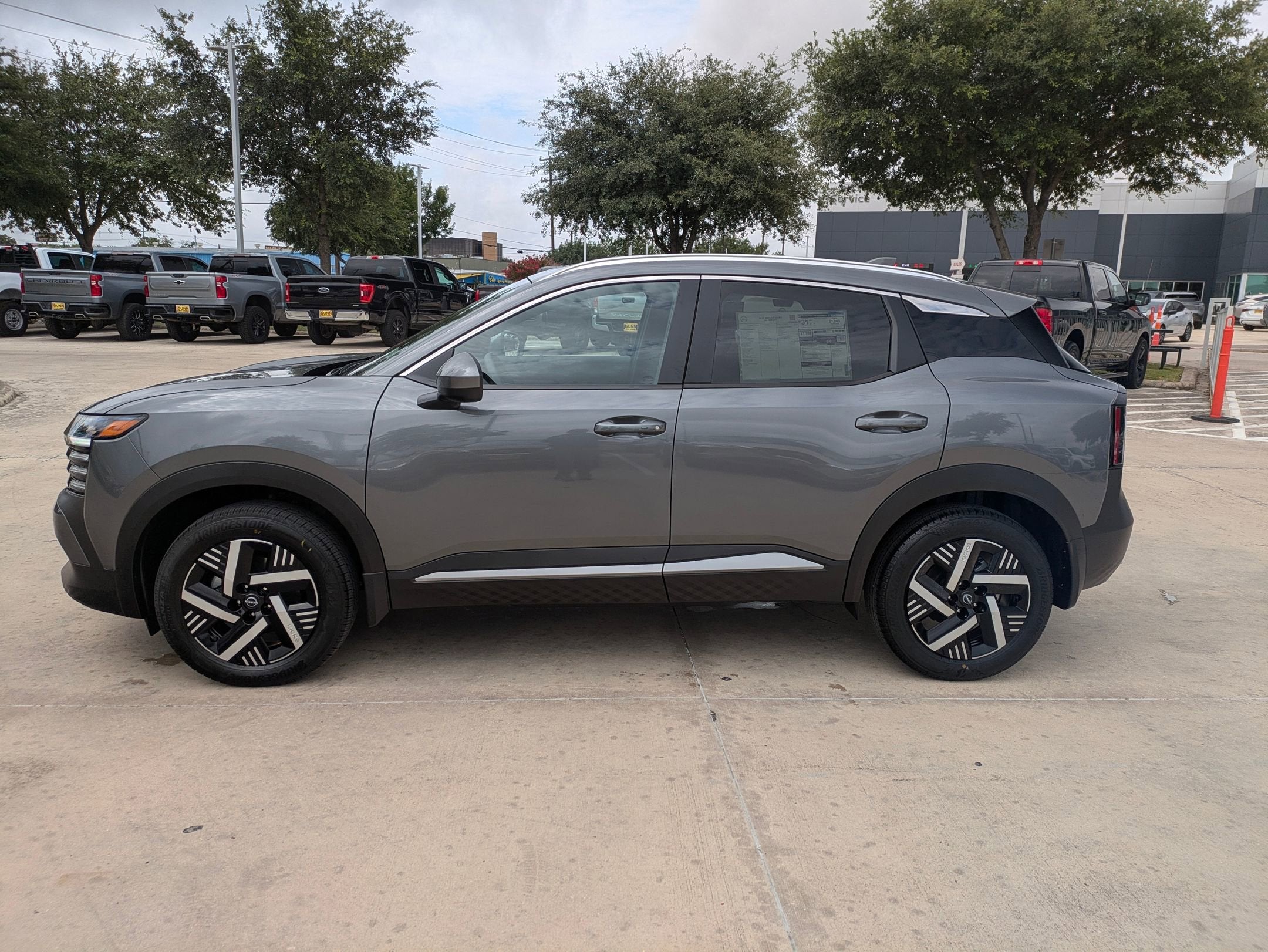 2025 Nissan Kicks SV