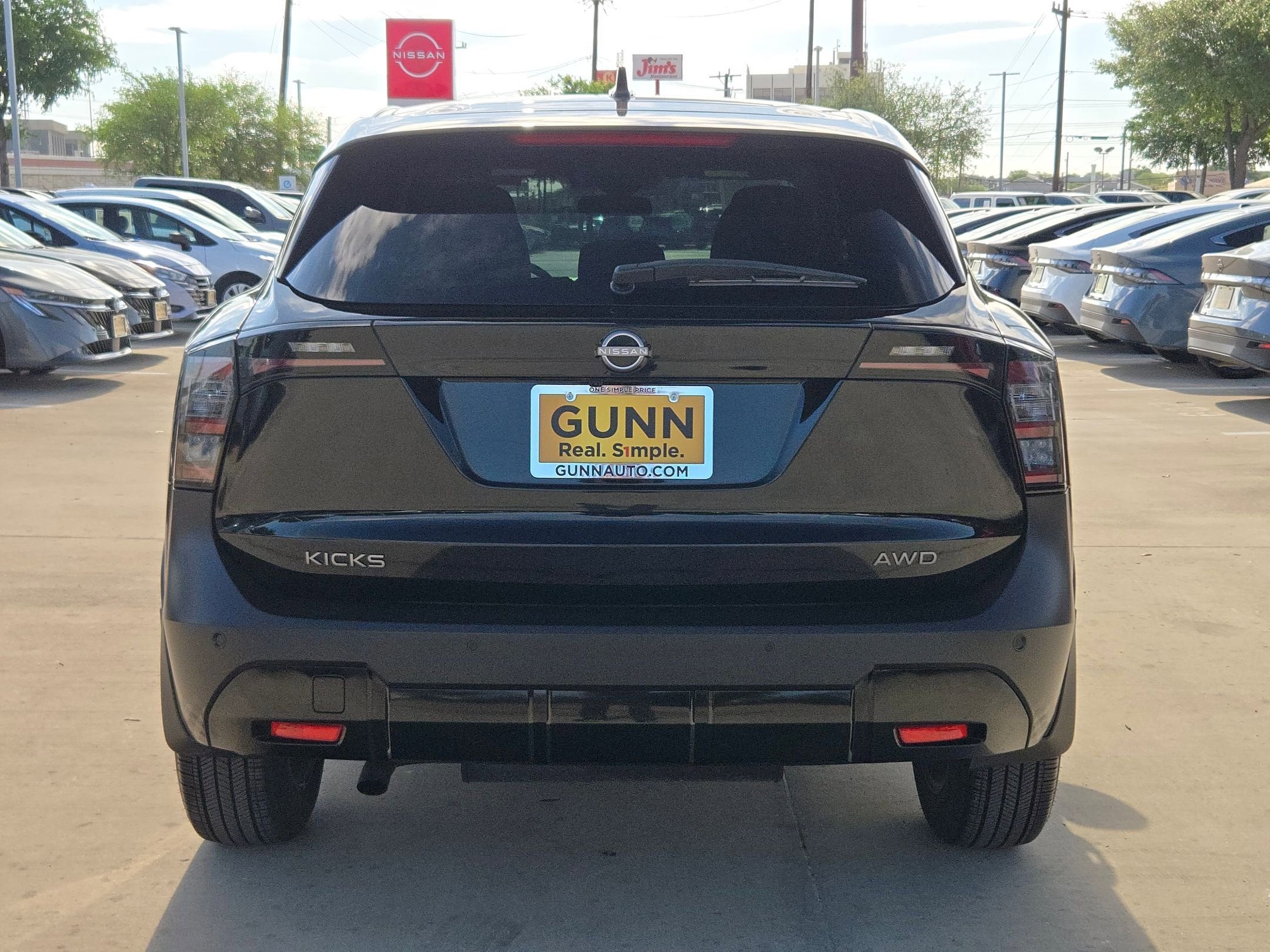 2025 Nissan Kicks SV