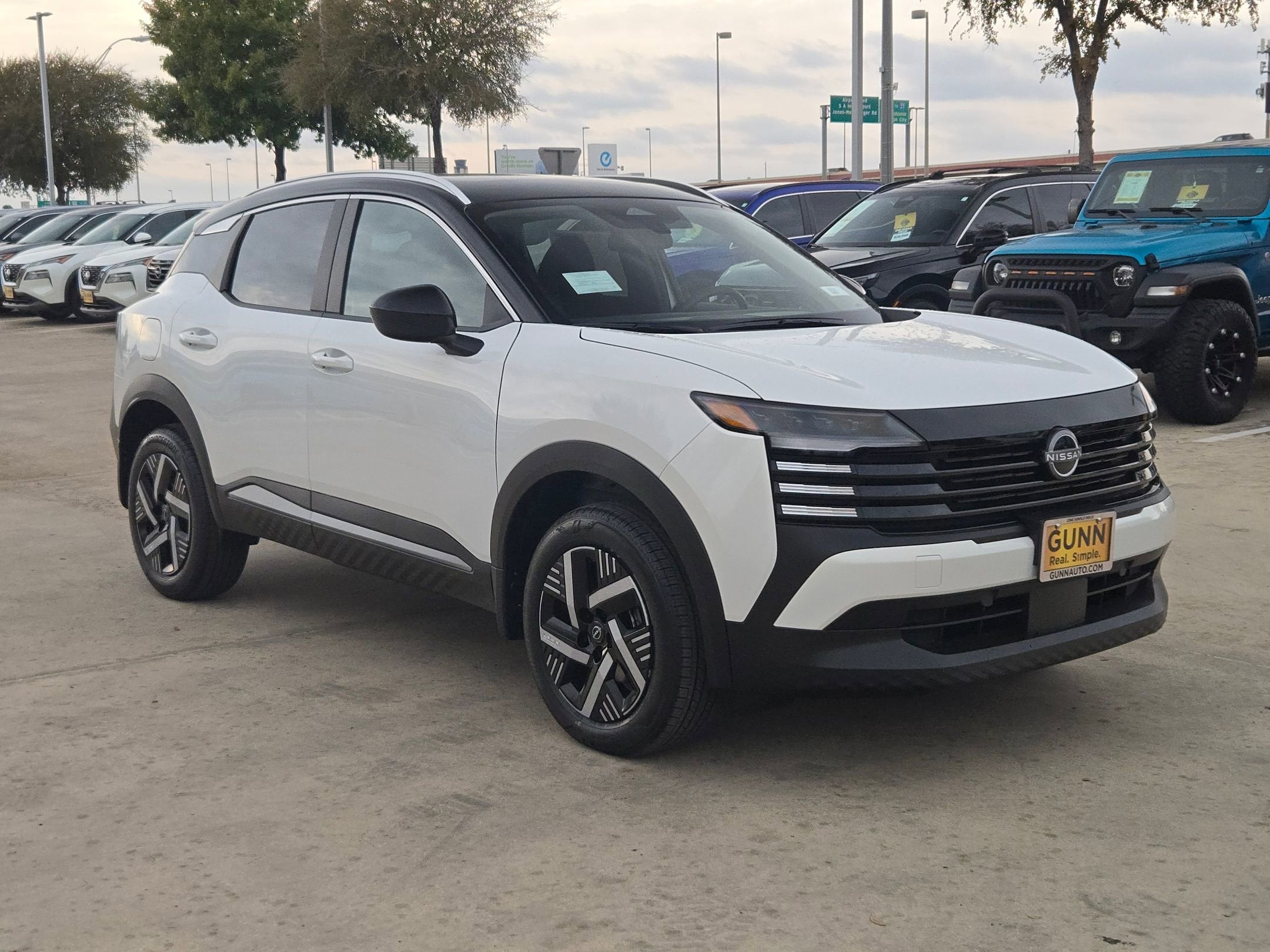 2026 Nissan Kicks SV