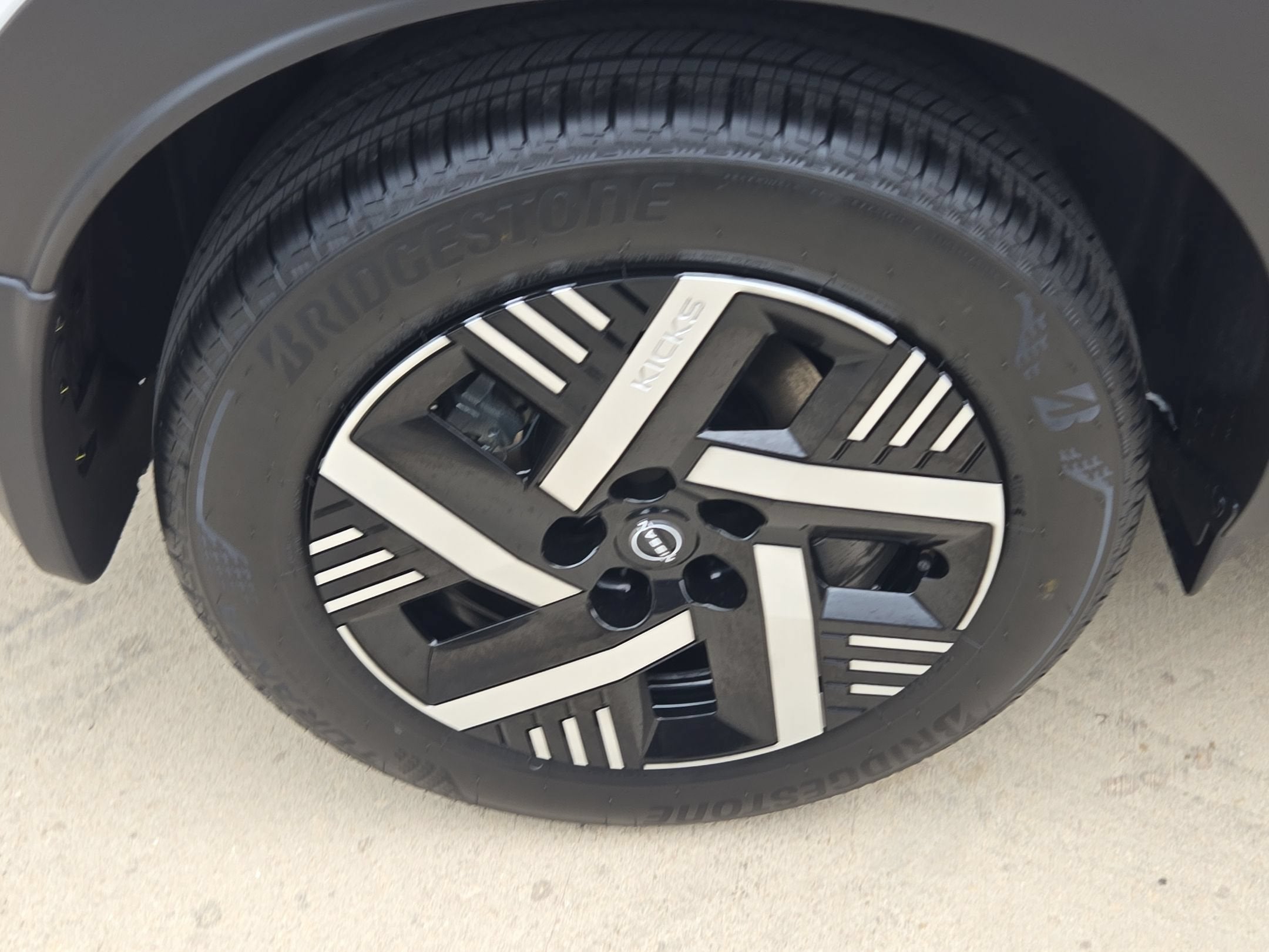 2027 Nissan Kicks SV