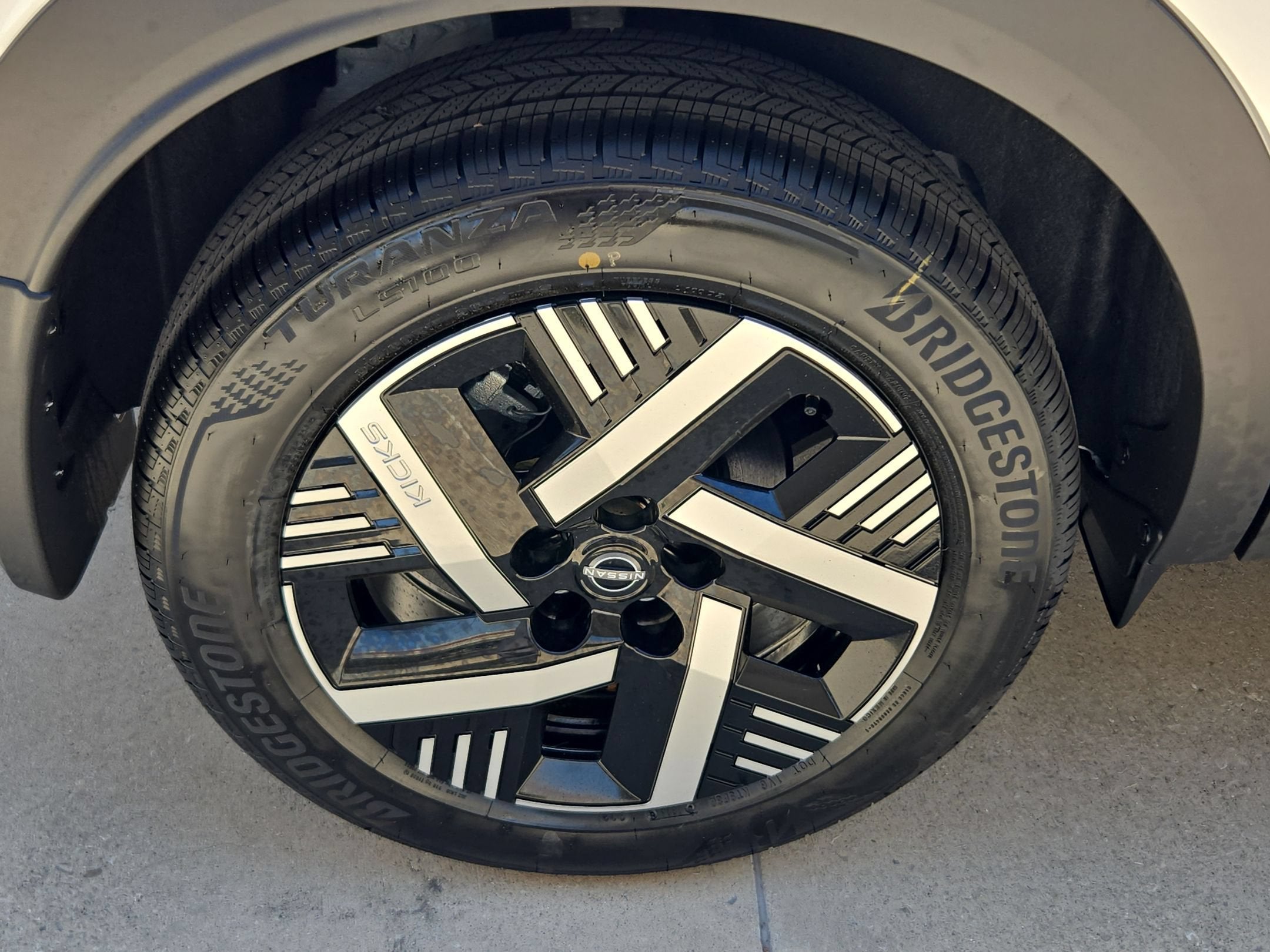 2027 Nissan Kicks SV