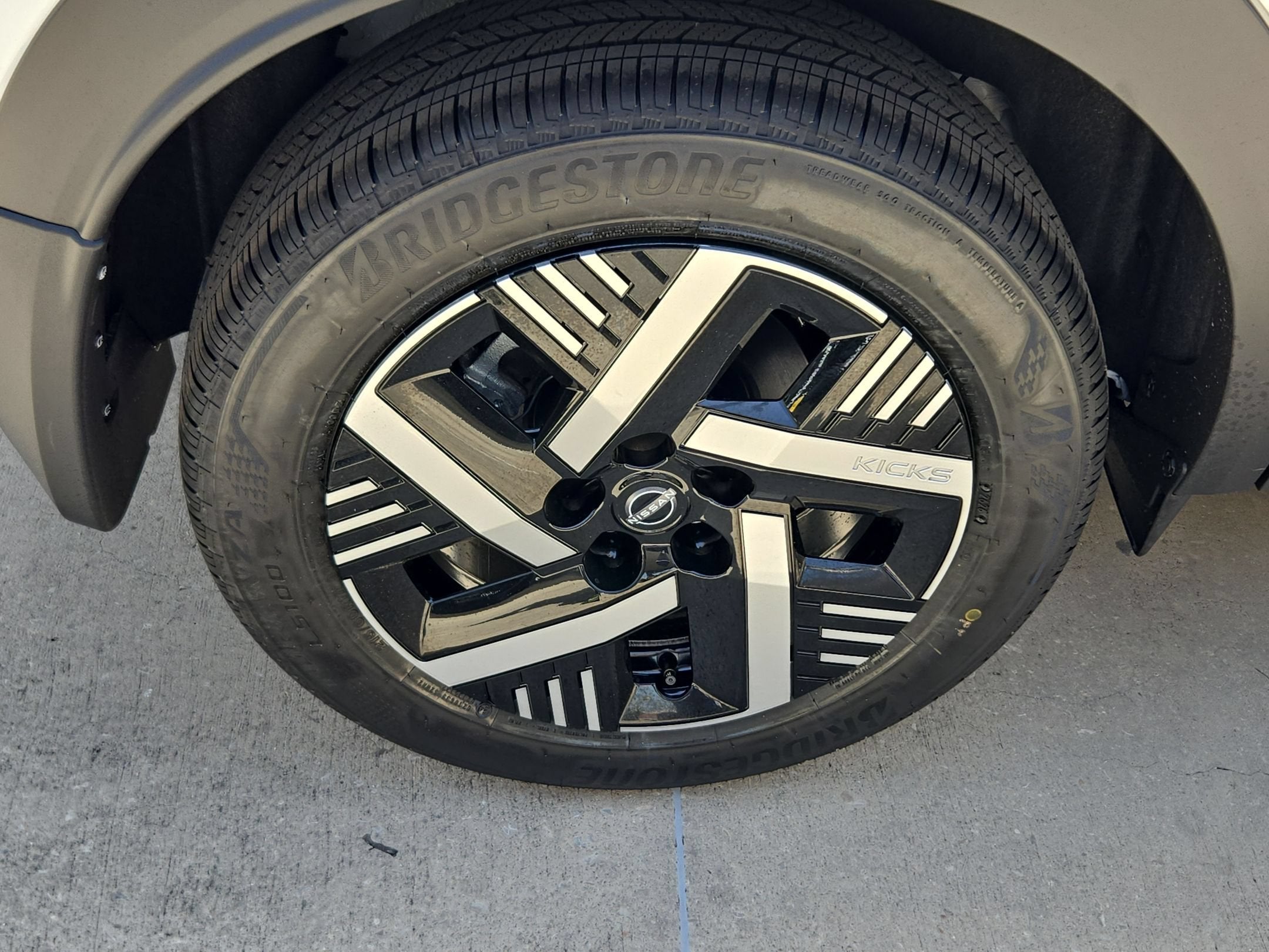 2027 Nissan Kicks SV