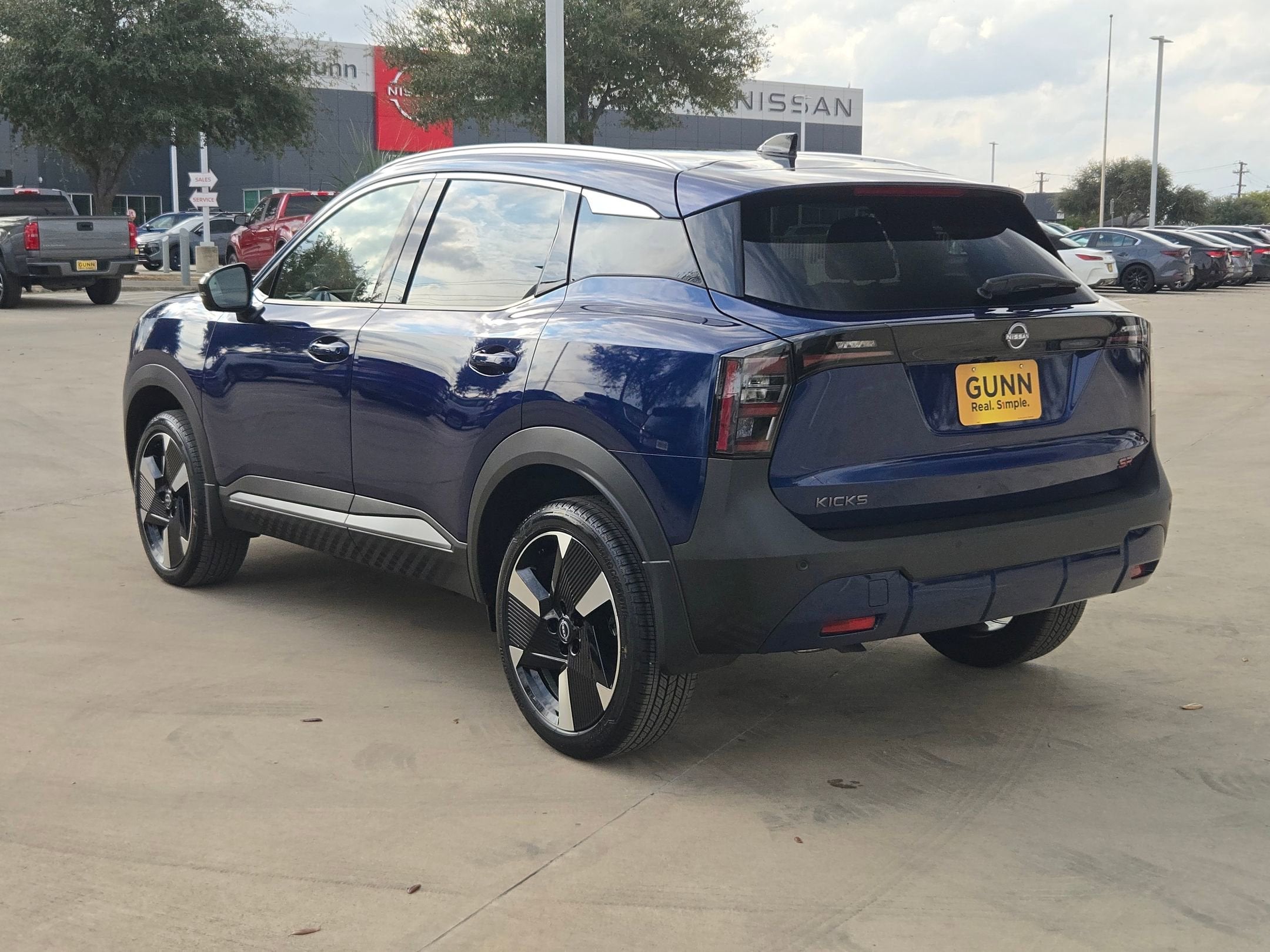 2026 Nissan Kicks SR