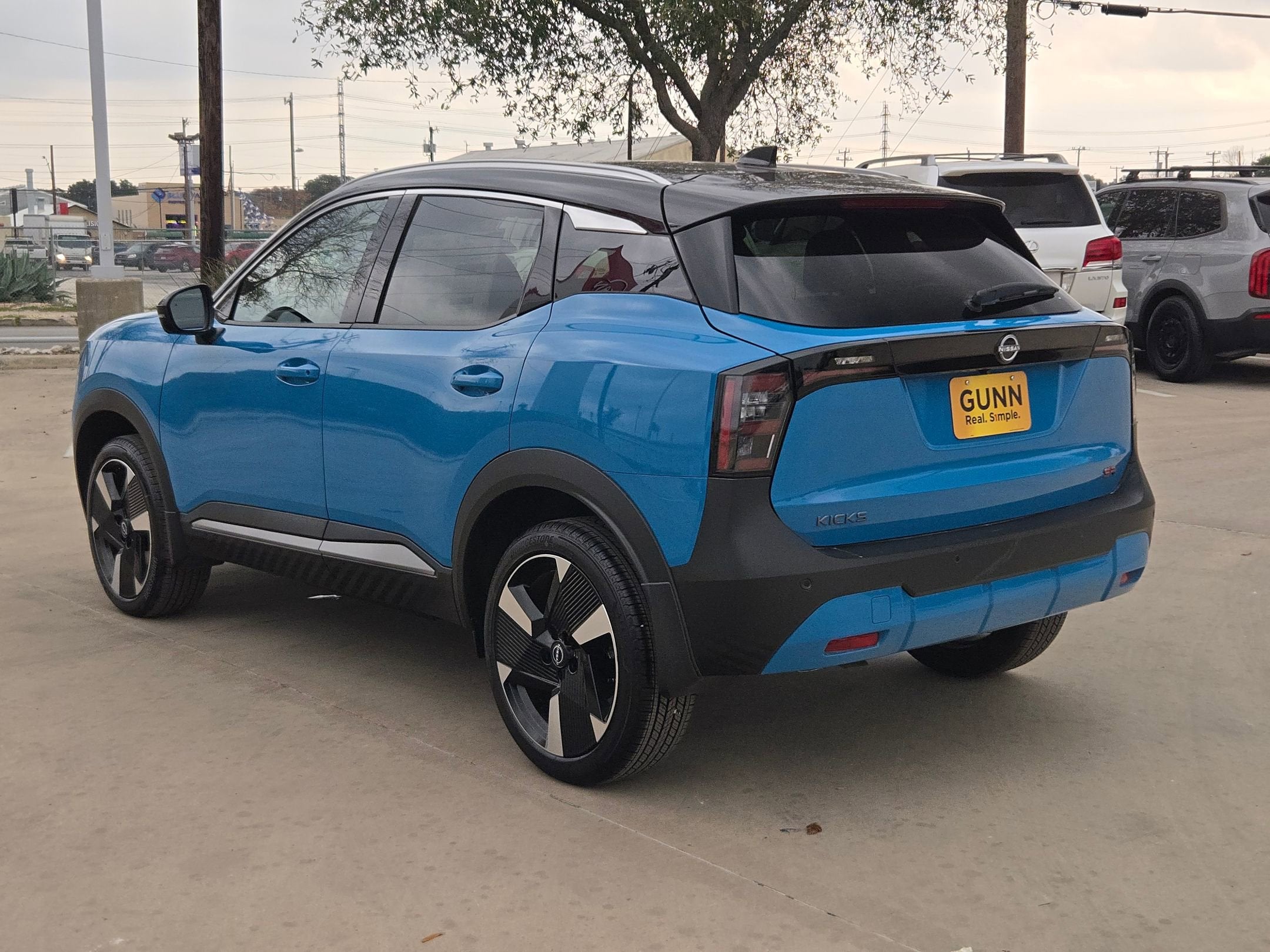 2026 Nissan Kicks SR