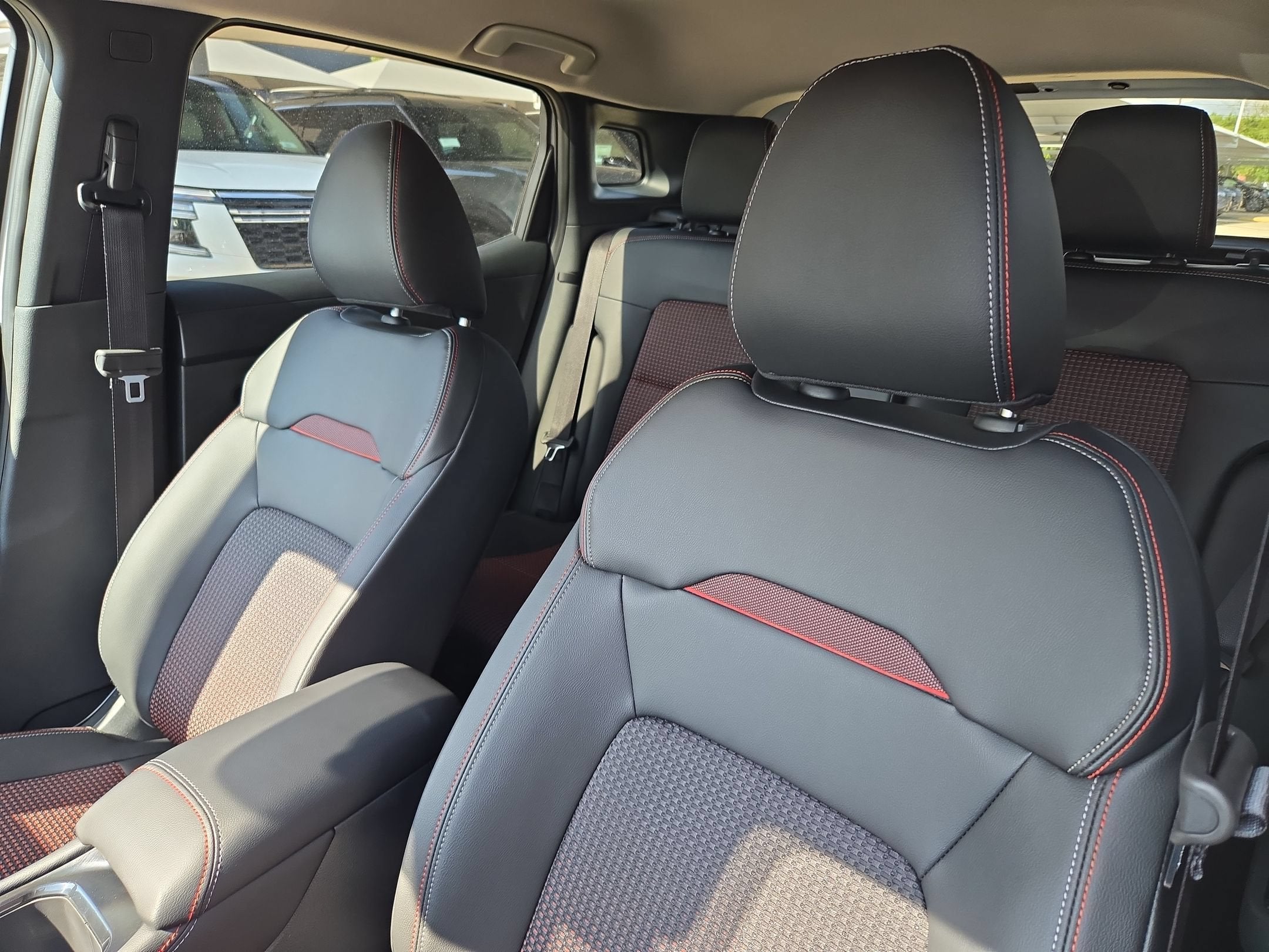 2027 Nissan Kicks SR