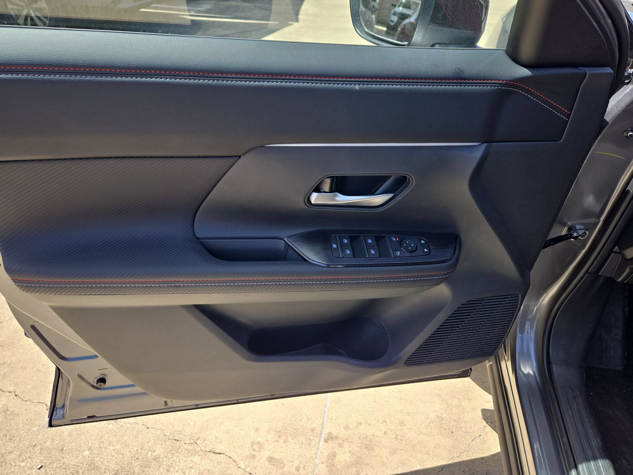 2027 Nissan Kicks SR