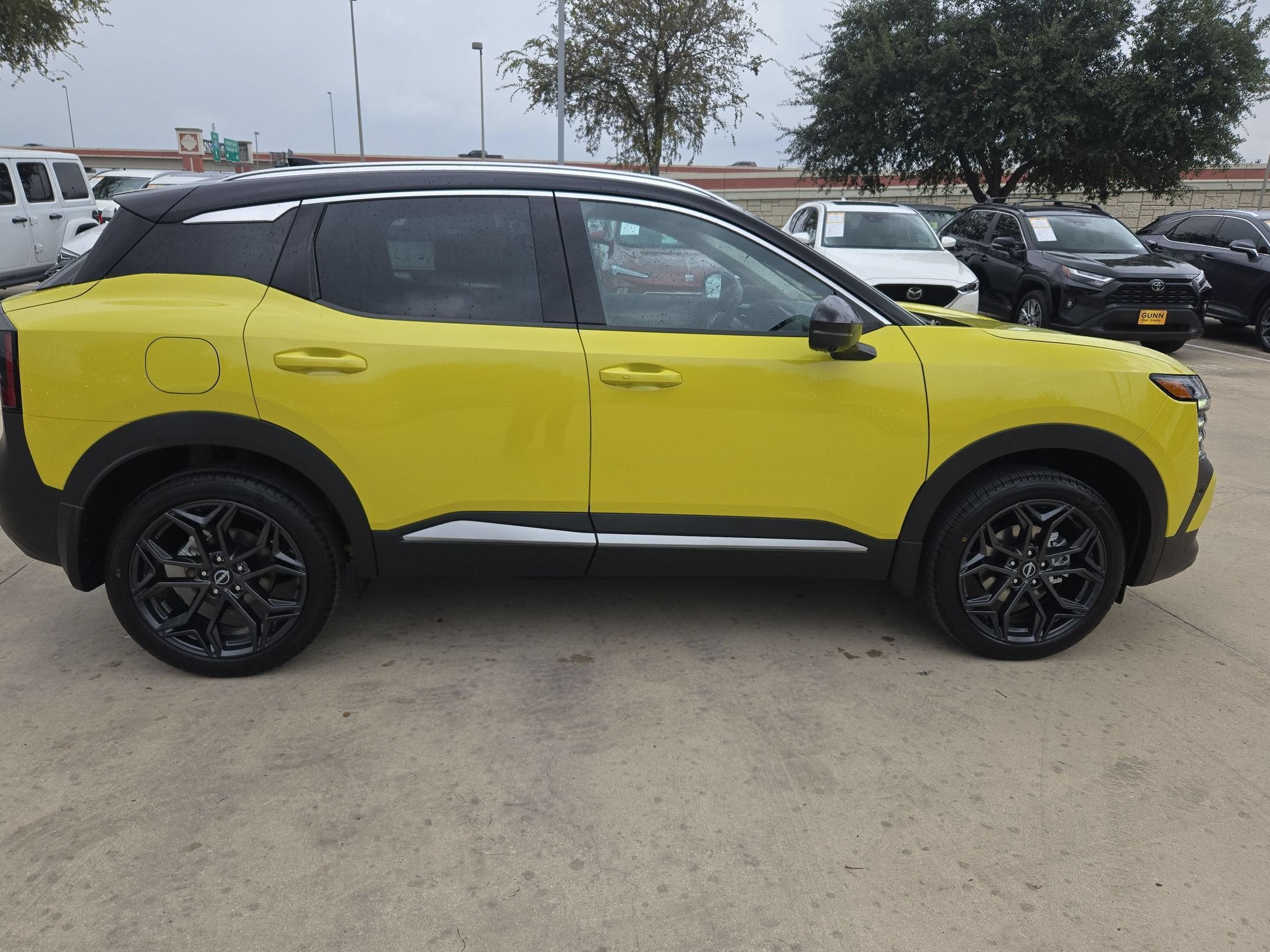 2027 Nissan Kicks SR