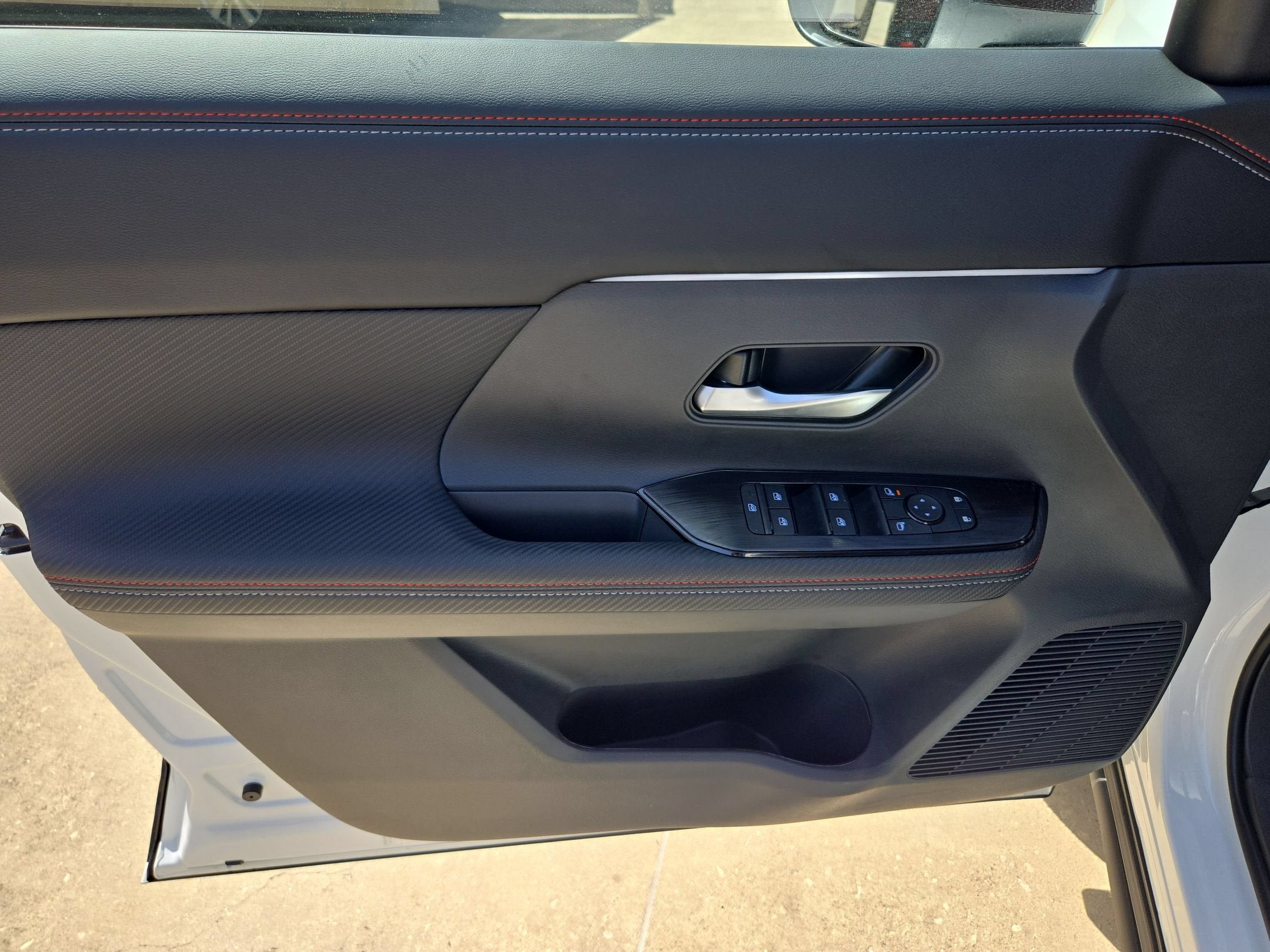 2027 Nissan Kicks SR