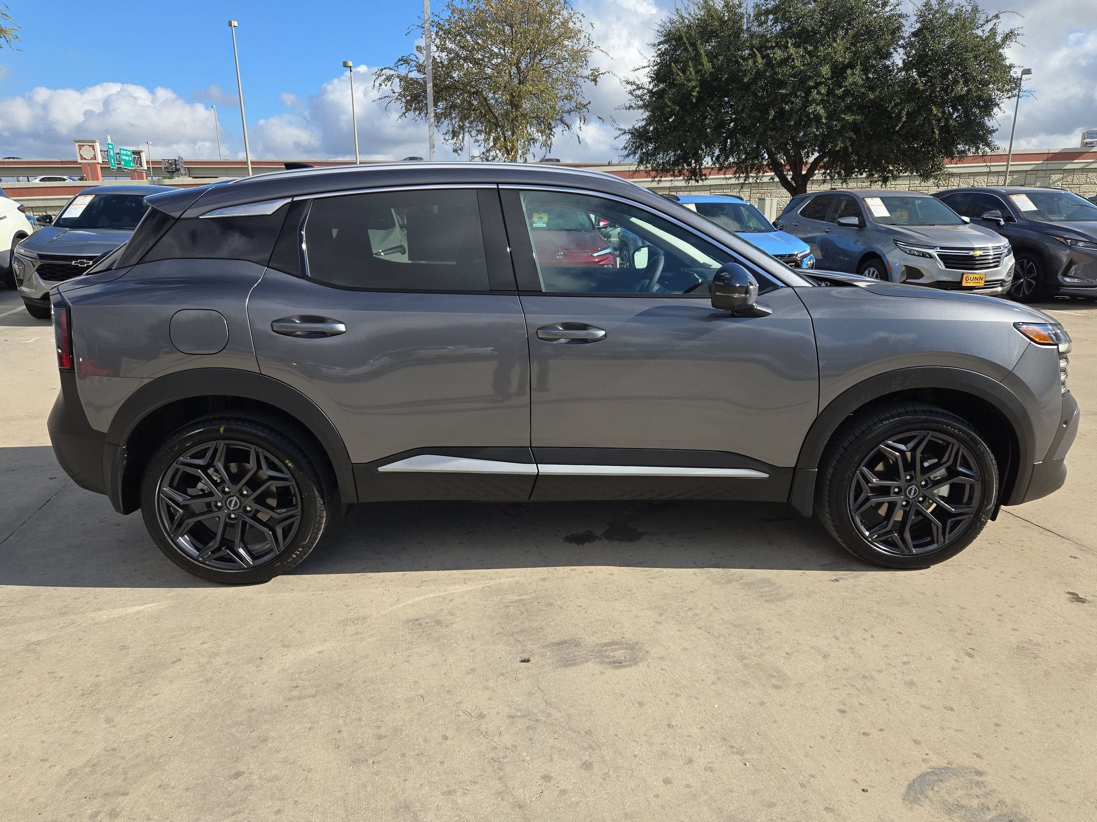 2027 Nissan Kicks SR