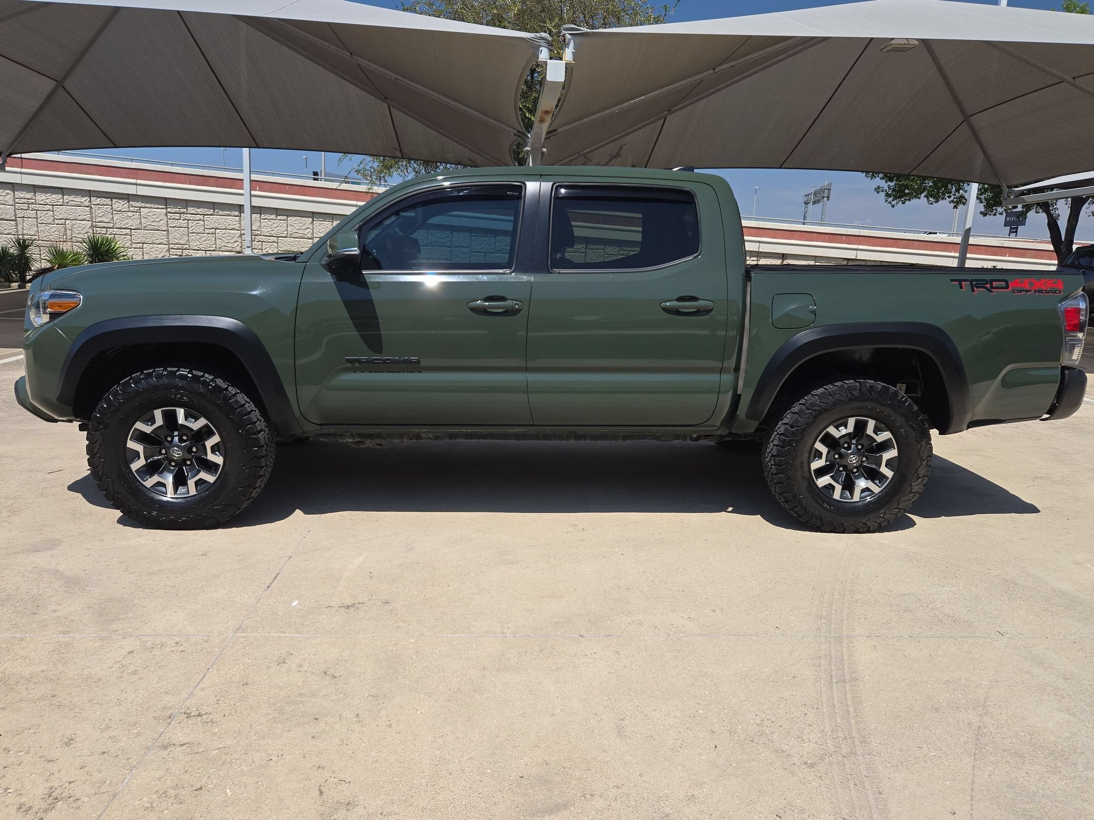 2022 Toyota Tacoma 4WD TRD Off Road