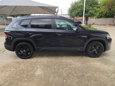 2025 Volkswagen Taos SE Black