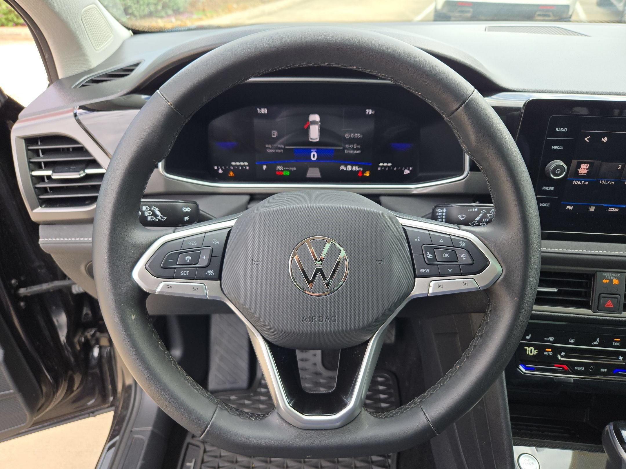 2025 Volkswagen Taos SE Black