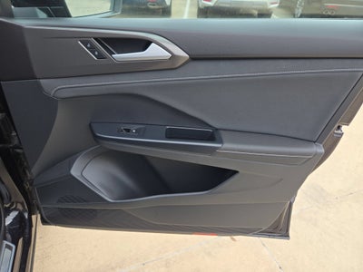 2025 Volkswagen Taos SE Black
