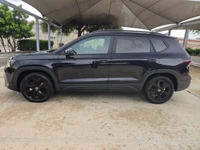 2025 Volkswagen Taos SE Black