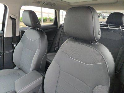 2025 Volkswagen Taos SE Black