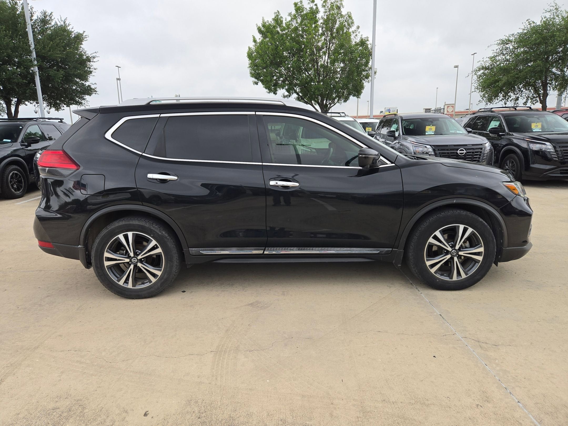 2017 Nissan Rogue SL