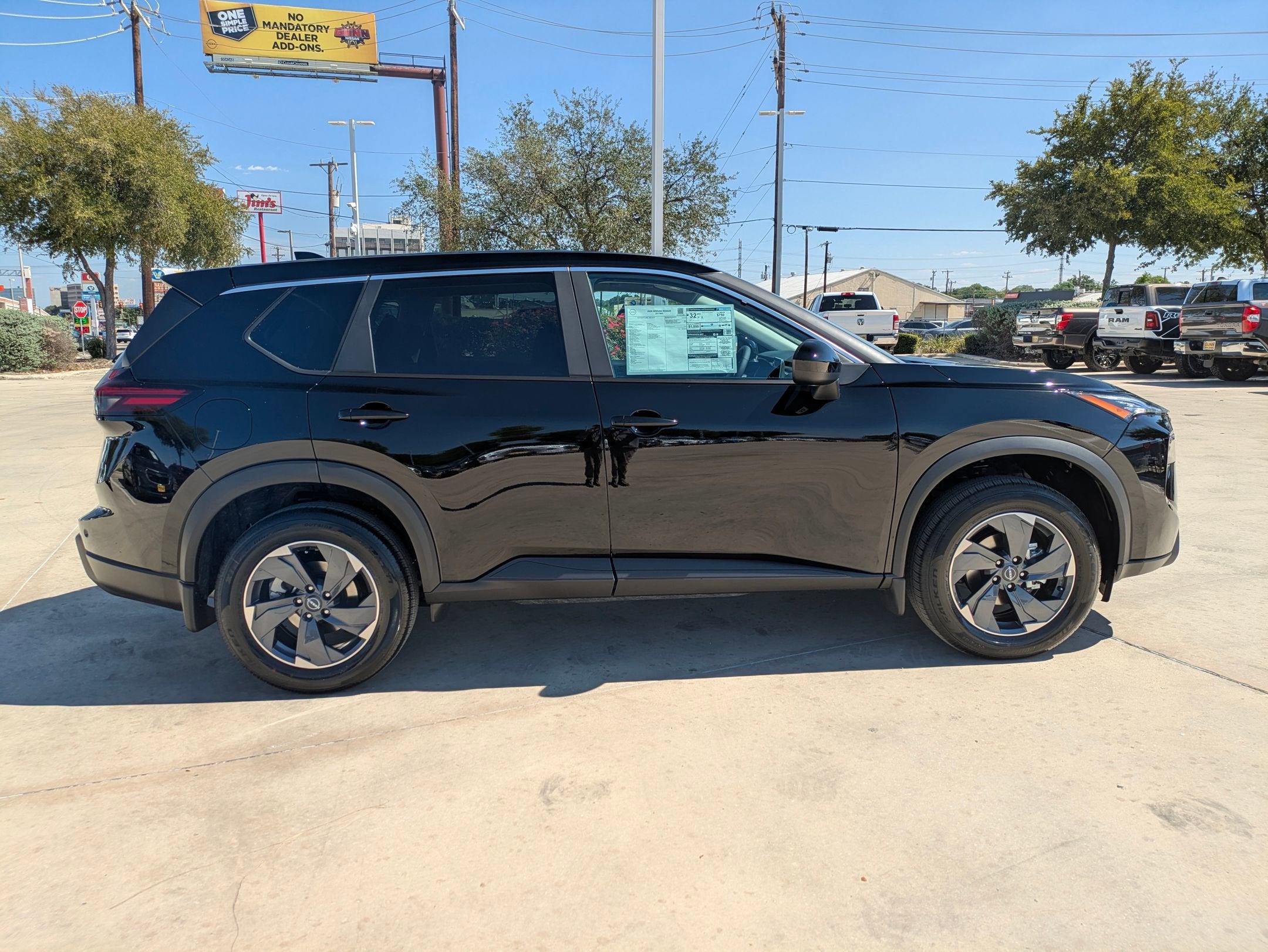 2026 Nissan Rogue SV