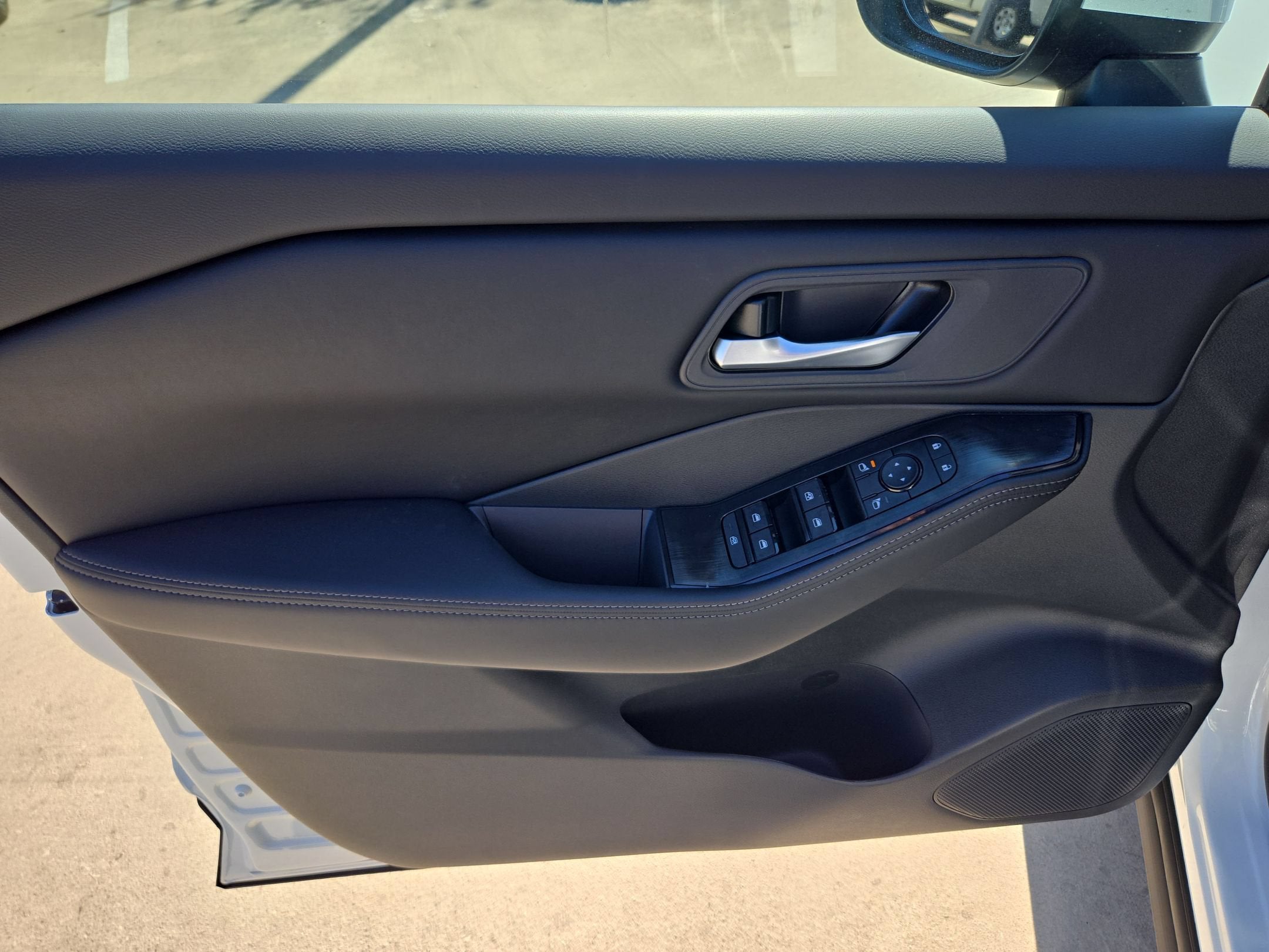 2027 Nissan Rogue SV
