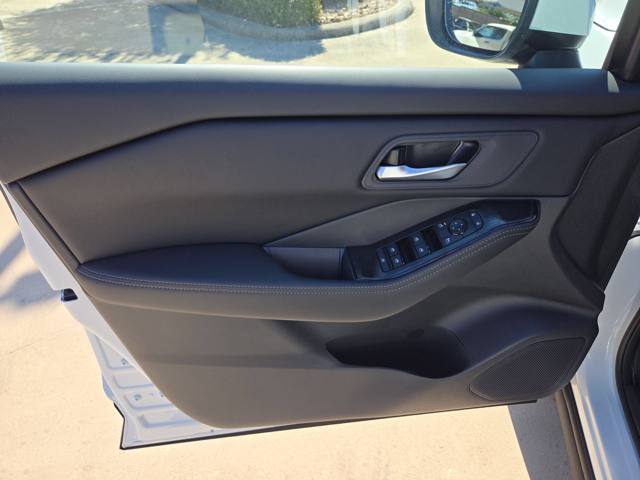 2027 Nissan Rogue SV