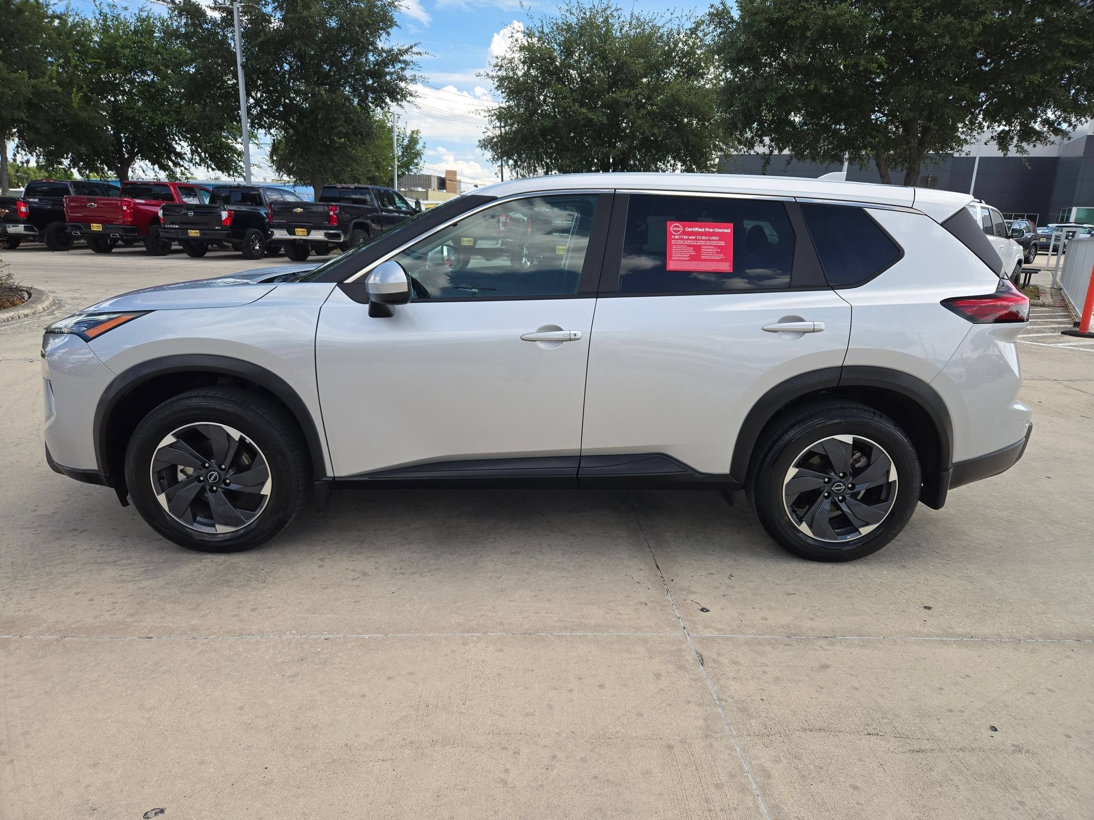 2025 Nissan Rogue SV